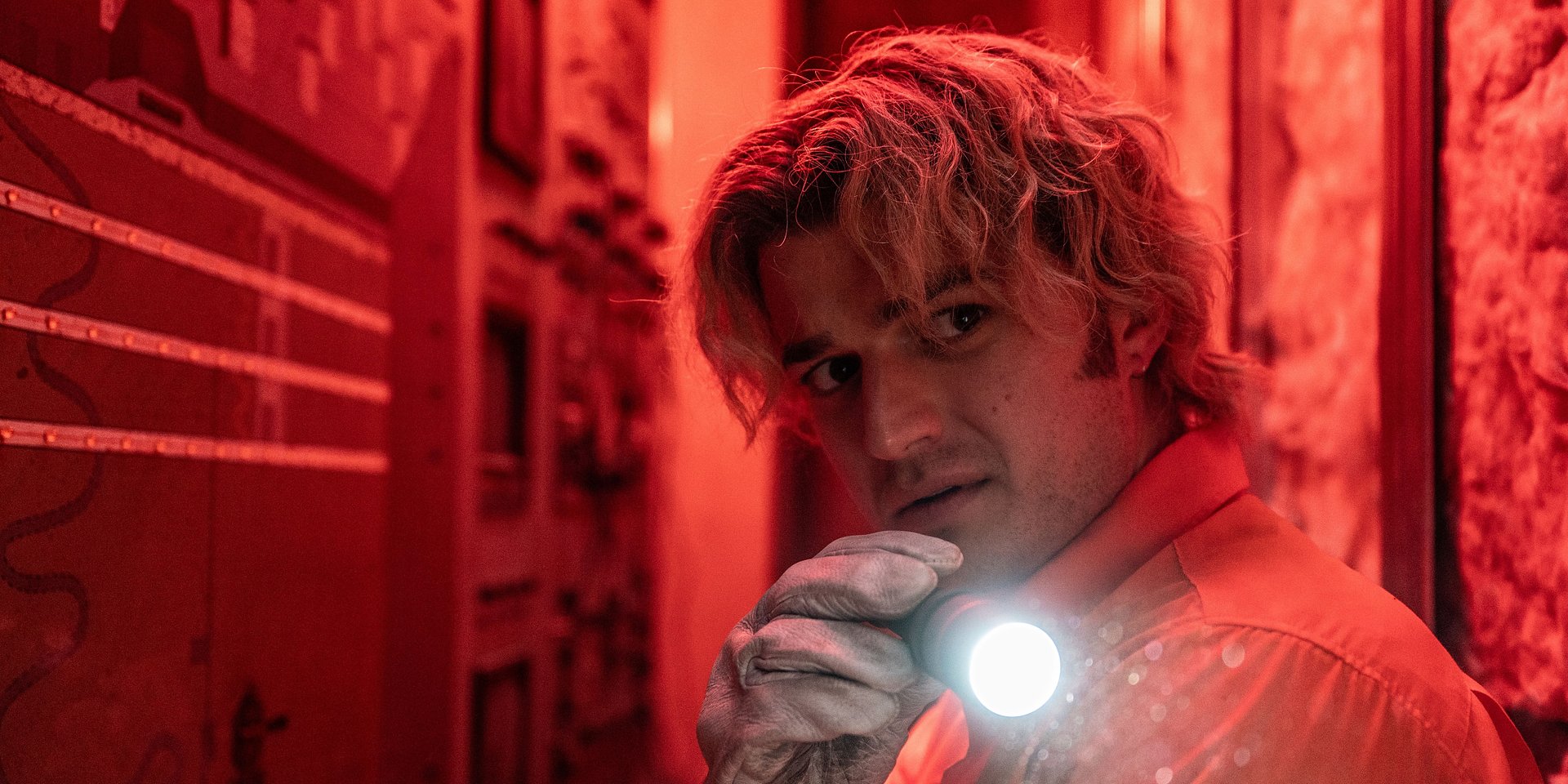 JOE KEERY znowu w kłopotach! SKAŻENIE od piątku tylko w kinach!