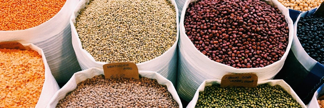 Jedzenie przyszłości nie musi być nowe: jak rośliny strączkowe podbijają rynek żywności roślinnej