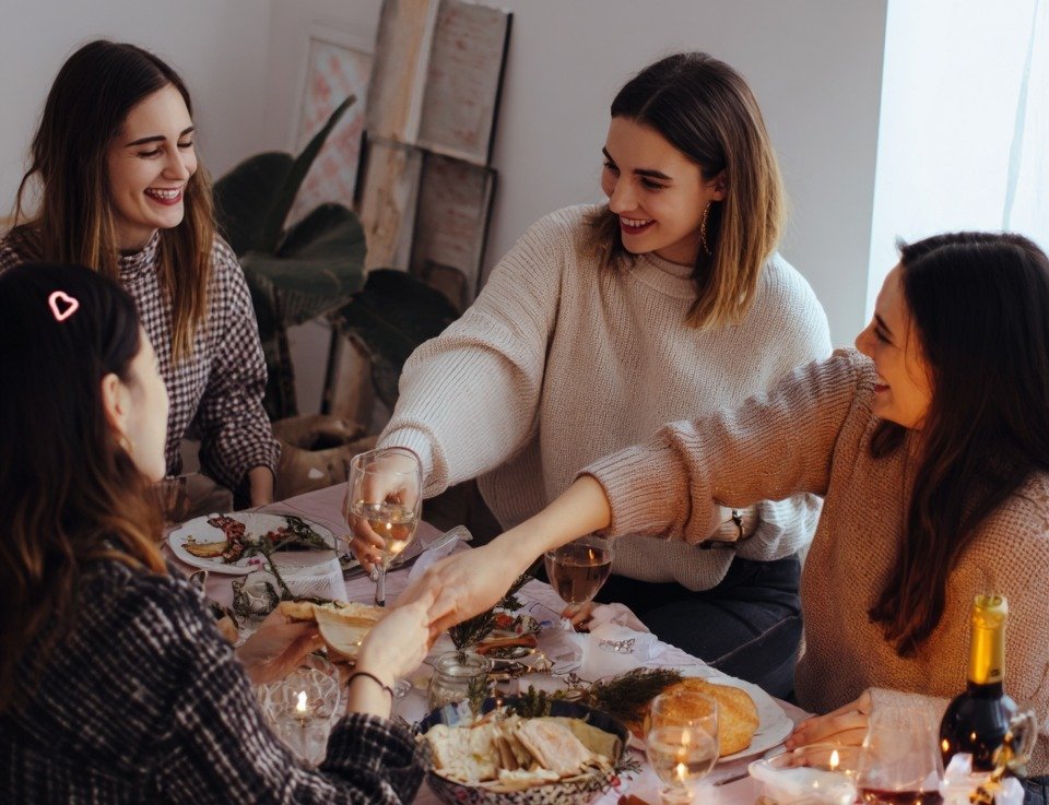 Galentine’s Day wyprzedza Walentynki w Polsce – Polacy stawiają na przyjaźń