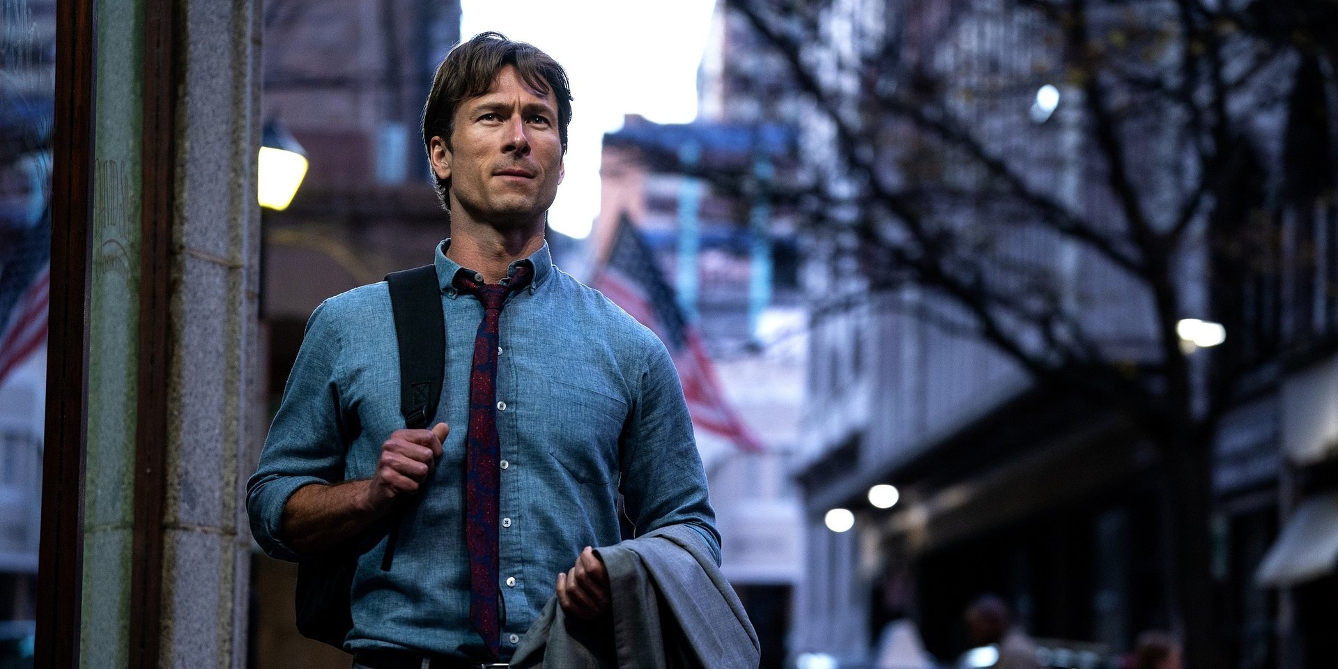 "Glen Powell błyszczy w tej pokręconej, mrocznej komedii, która wywoła uśmiech od ucha do ucha"