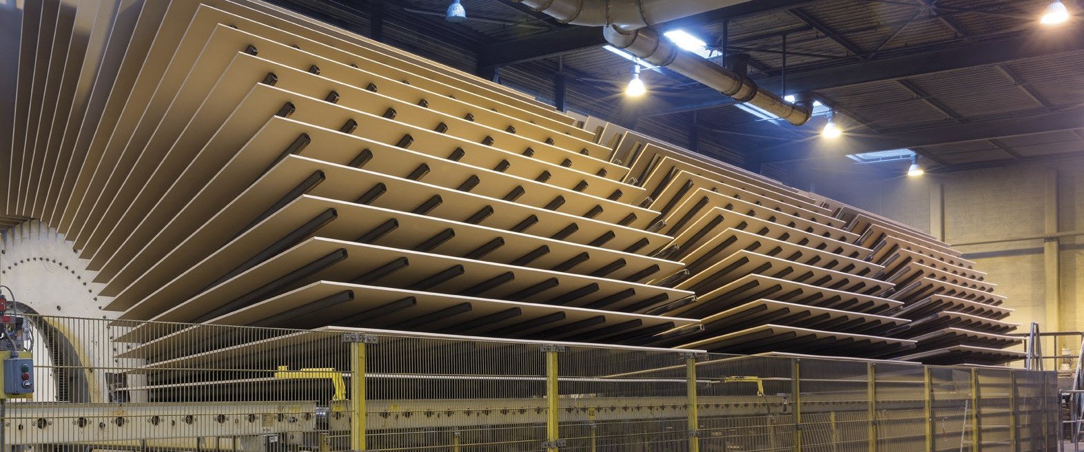 Czy drewniane panele z recyklingu podbiją polskie wnętrza? Globalny producent wzmacnia swoją obecność w regionie