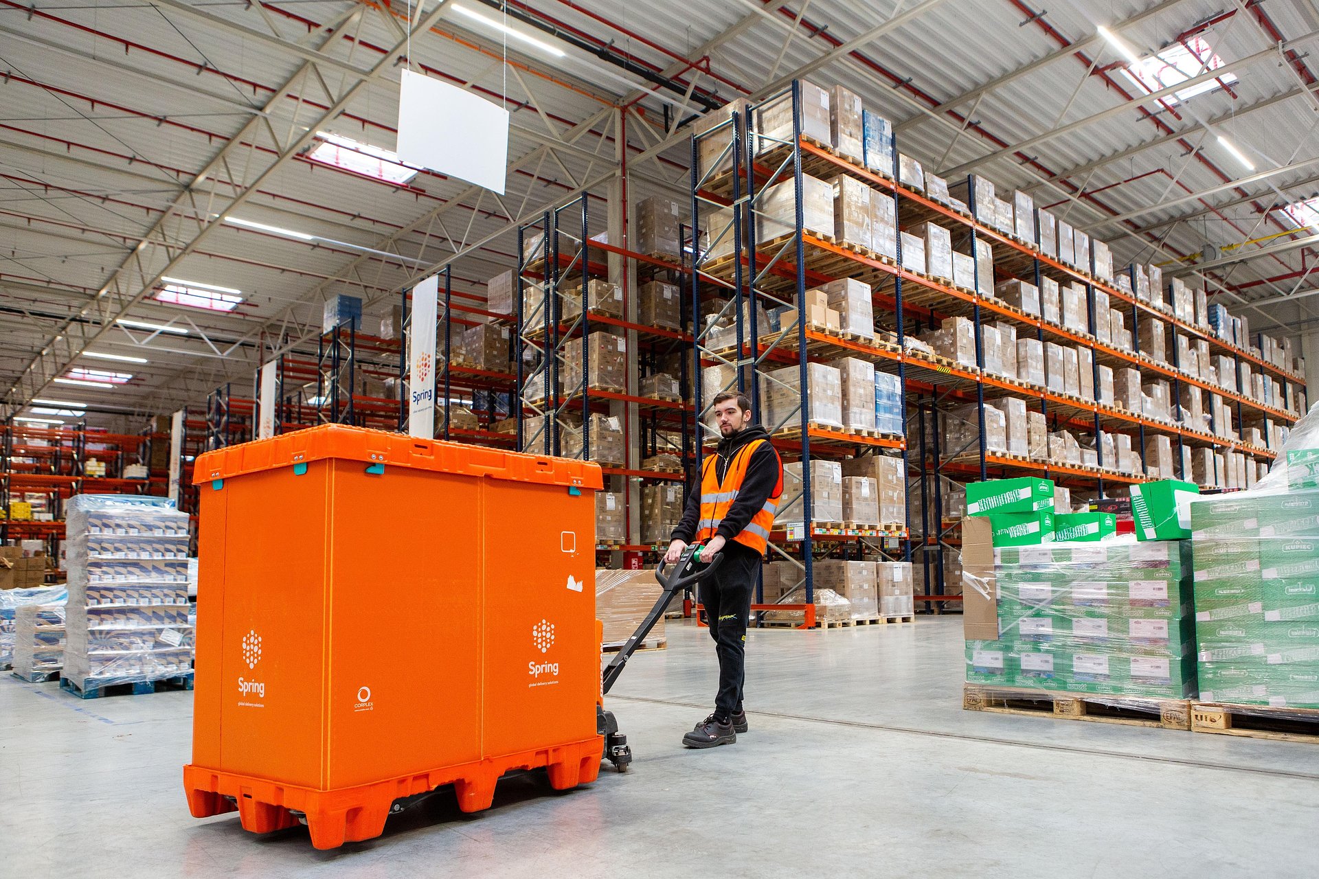 Nuove regole, nuovi percorsi: come viaggeranno i pacchi in Europa dal 2026