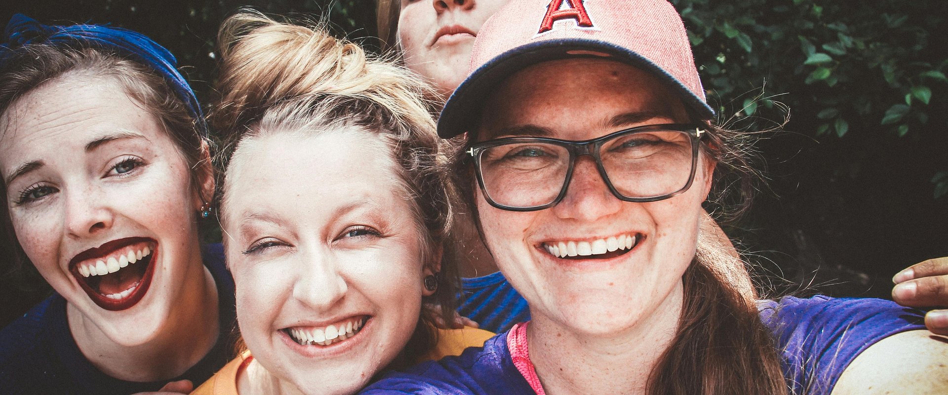 Badanie: Dzień Kobiet bez laurki. Polki wolą konkrety od życzeń?