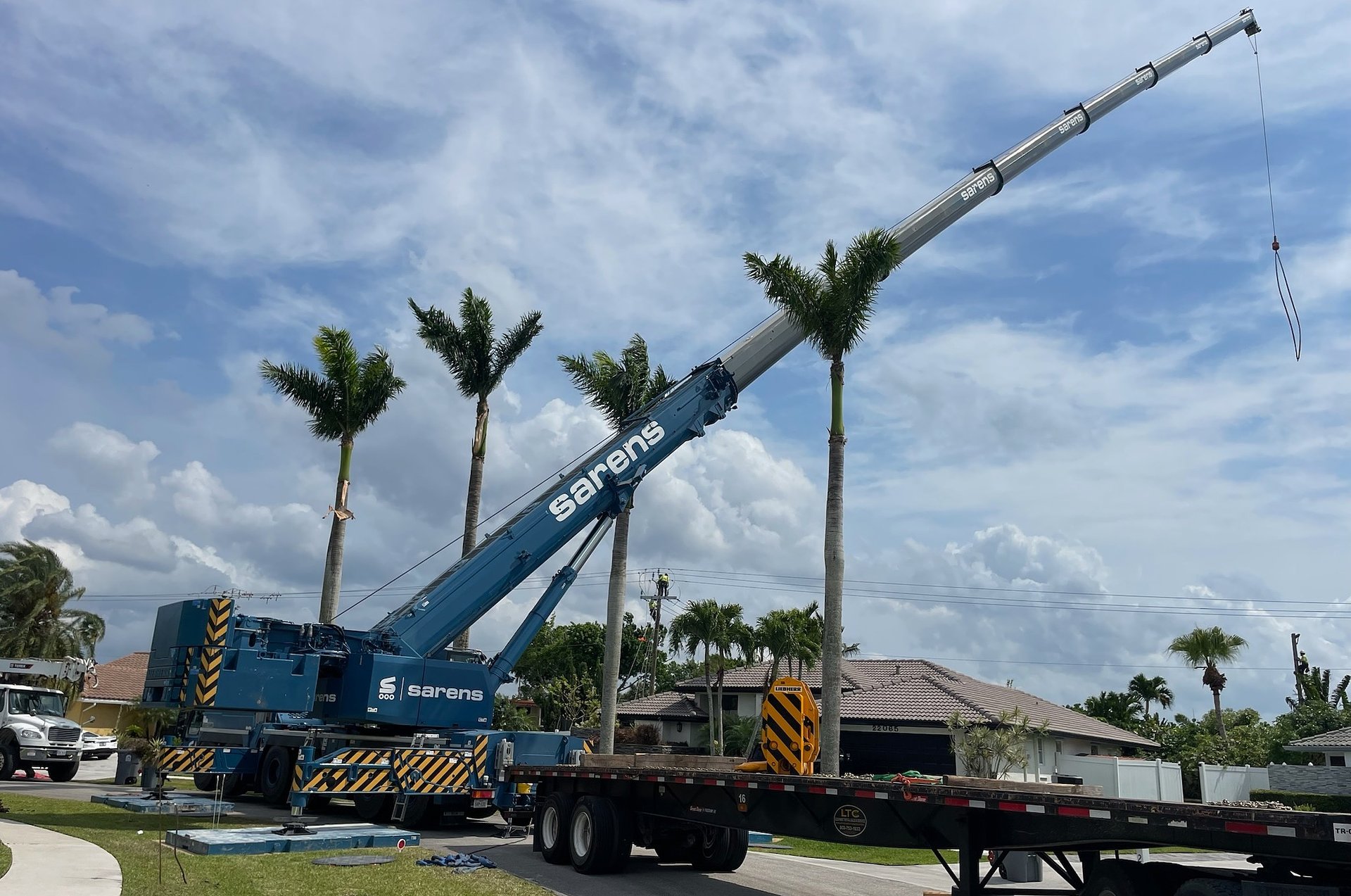 Sarens participates in Florida Power & Light (FPL) project to strengthen the resilience of the power grid against extreme weather conditions