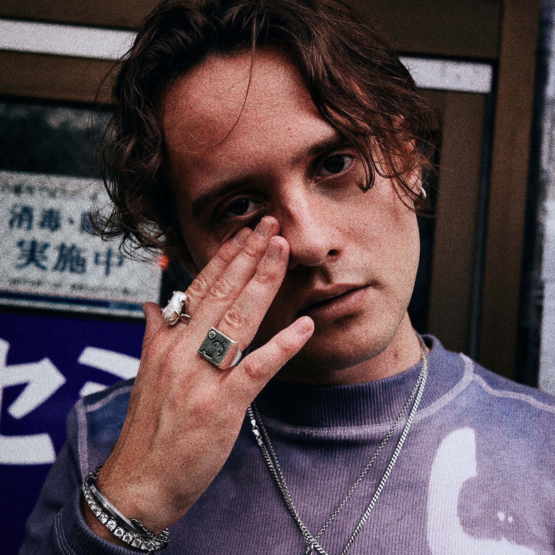 Nowy singiel Barnima "Błędy wspólnych lat" - kiedy miłość boli, a muzyka leczy