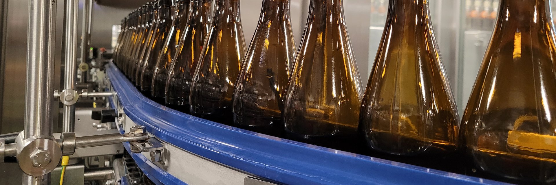 Erdinger faz parceria com a Domino para fornecer codificação a laser de alta velocidade para cerveja premium