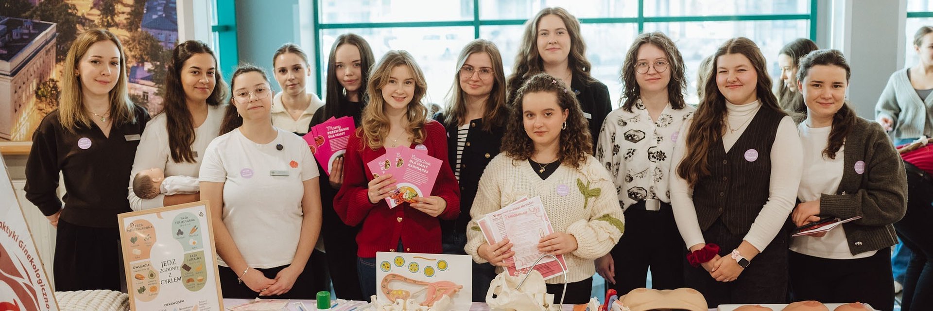 Profilaktyka zdrowia kobiet w praktyce - położne z WUM edukują podczas „WUM supports Women”