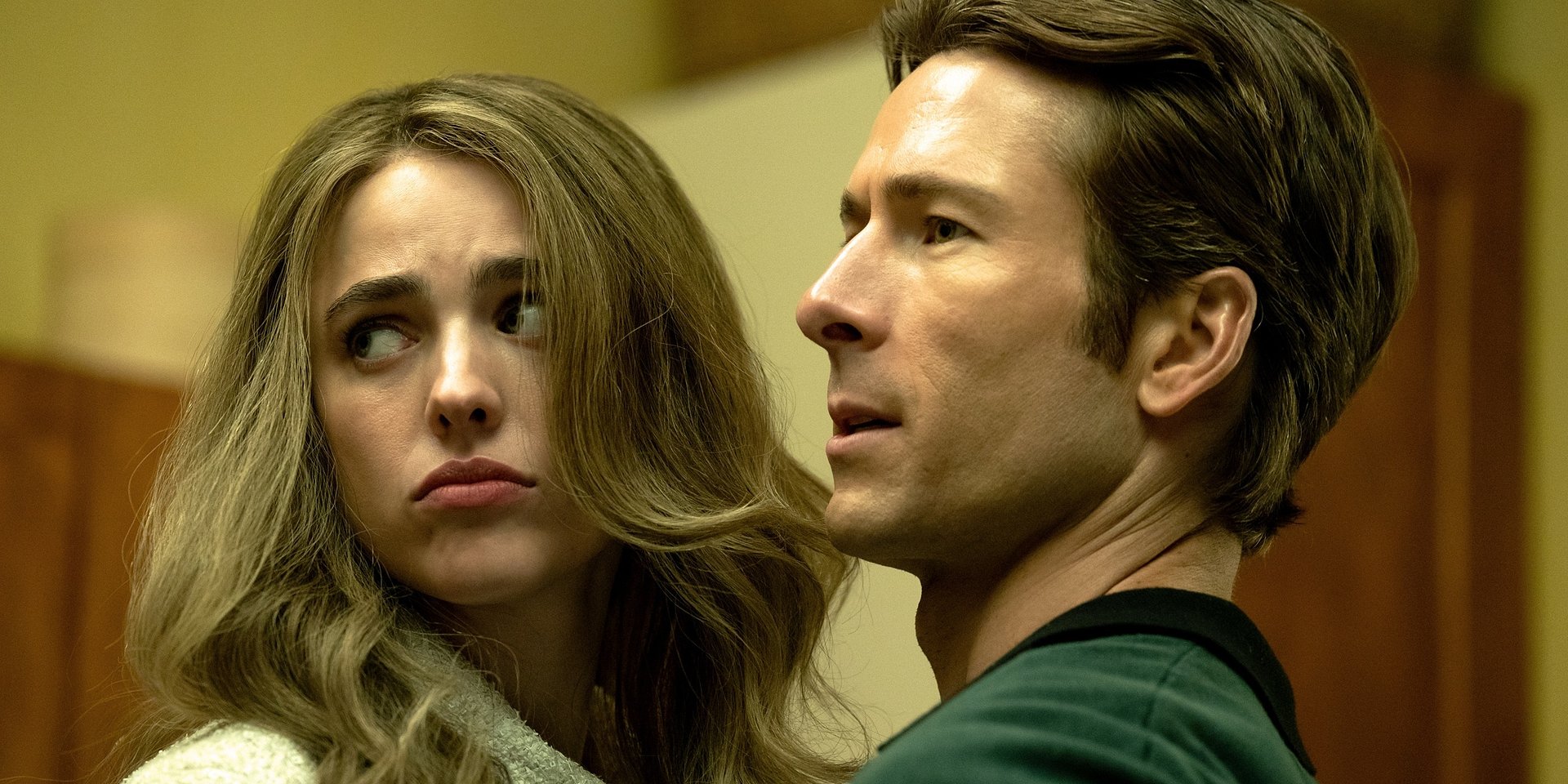 Glen Powell, Margaret Qualley i Ed Harris dają popis w PRZEPISIE NA MORDERSTWO! ​