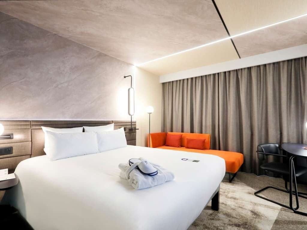 ŚWIATOWY DZIEŃ SNU W MIEŚCIE, KTÓRE NIGDY NIE ZASYPIA. CZY CITY BREAK W SERCU WARSZAWY MOŻE IŚĆ W PARZE Z DOBRYM SNEM?