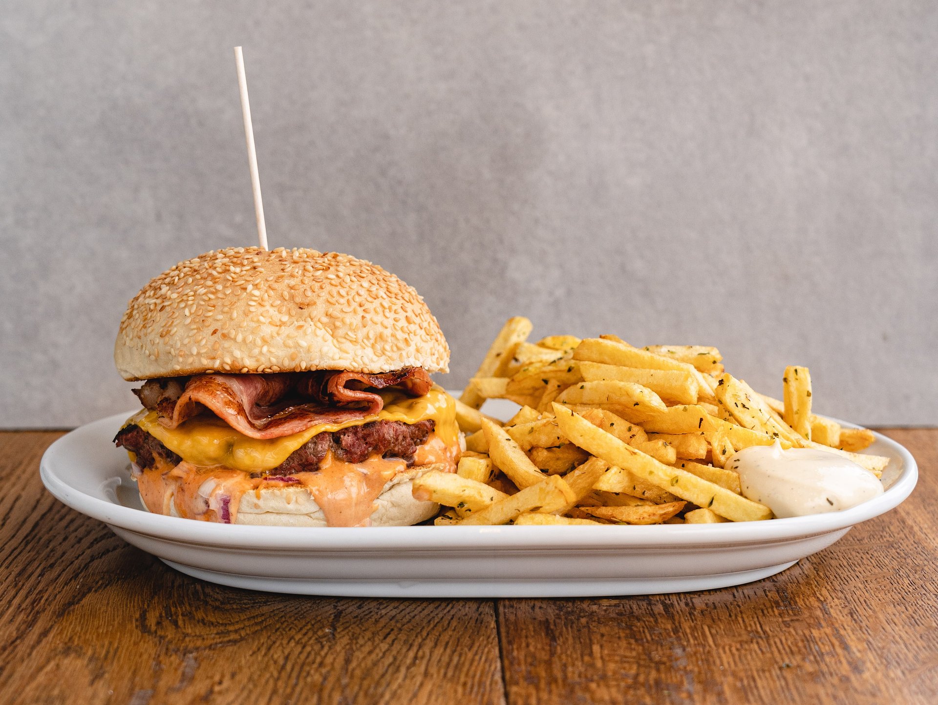 Uber Eats desafia Hamburgueria do Bairro a lançar hambúrguer exclusivo no Burger Fest