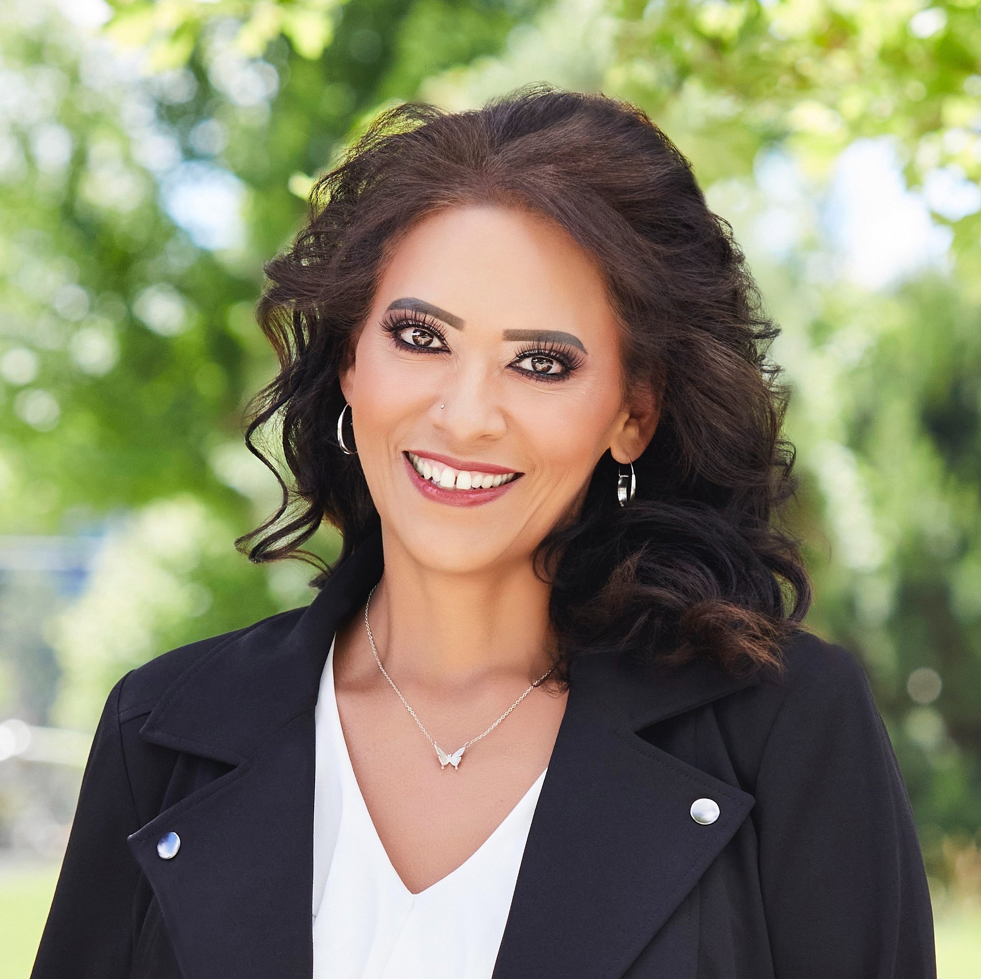 Cherylina Moore Associates with the North Scottsdale Office of Coldwell Banker Realty