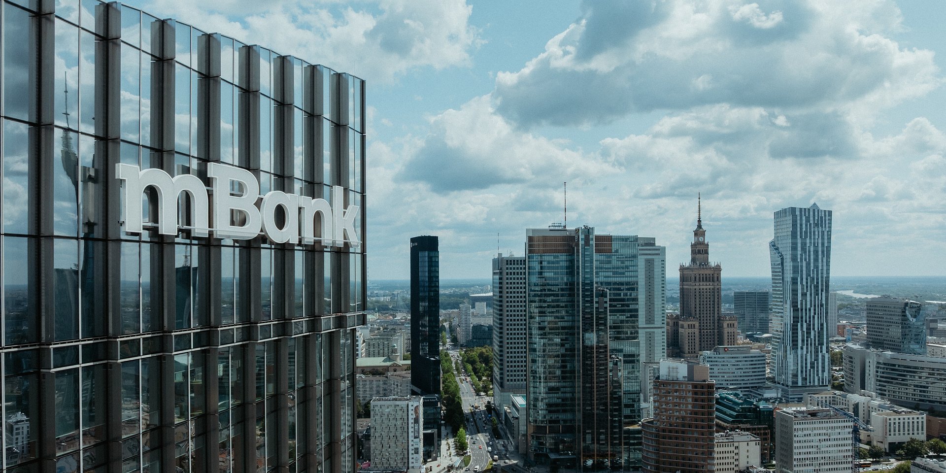 mBank po raz kolejny łapie wiatr w żagle. S&P podnosi perspektywę do pozytywnej, rating „BBB+/A-2” podtrzymany.
