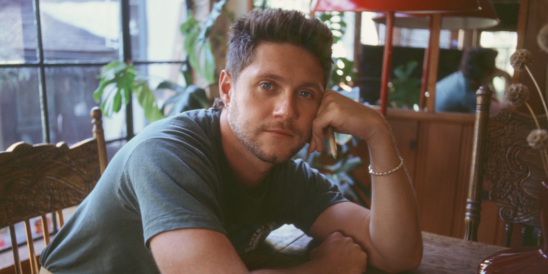 Podano do stołu! Niall Horan zaprasza na „Dinner Party”