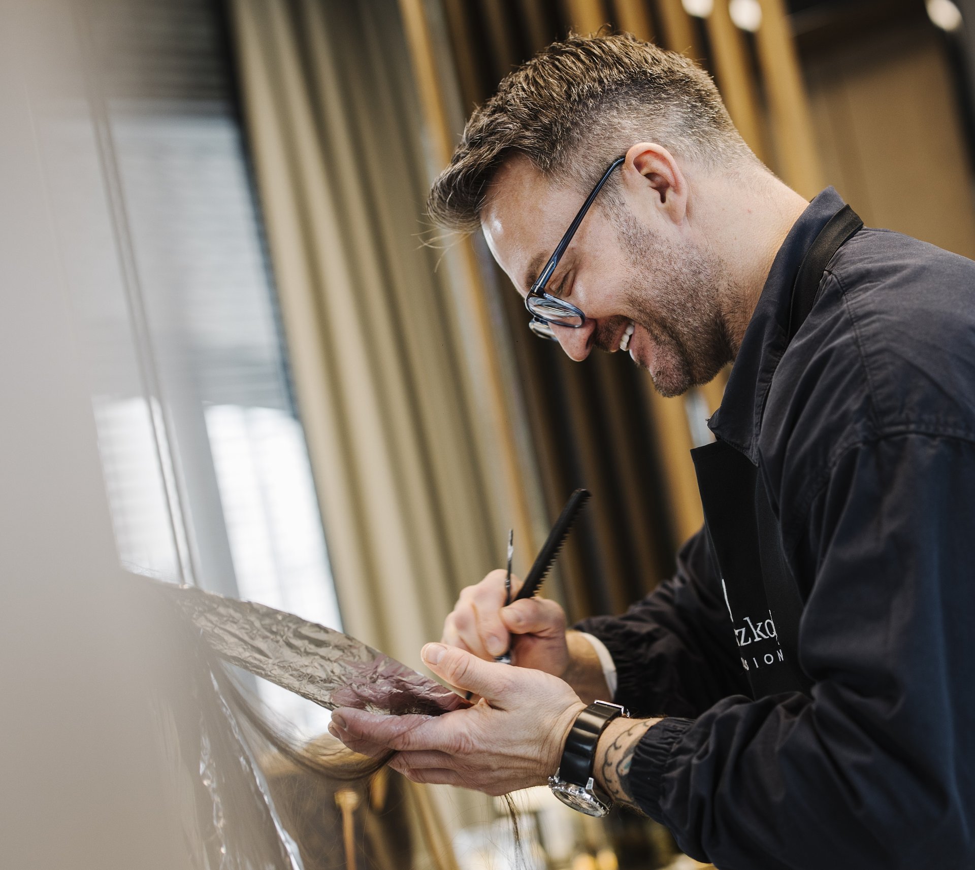 Fryzjerskie stereotypy. Stylista fryzur Łukasz Szymczak obala 5 popularnych mitów