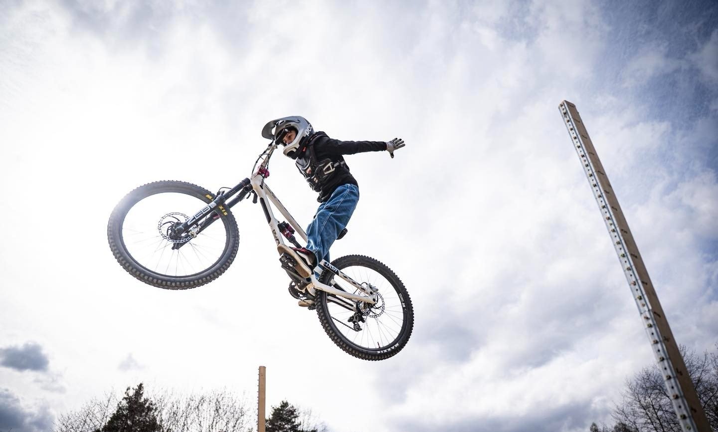 Sezon rowerowy na Górze Żar rusza pełną parą! Sprawdźcie kalendarz pełen rowerowych wydarzeń