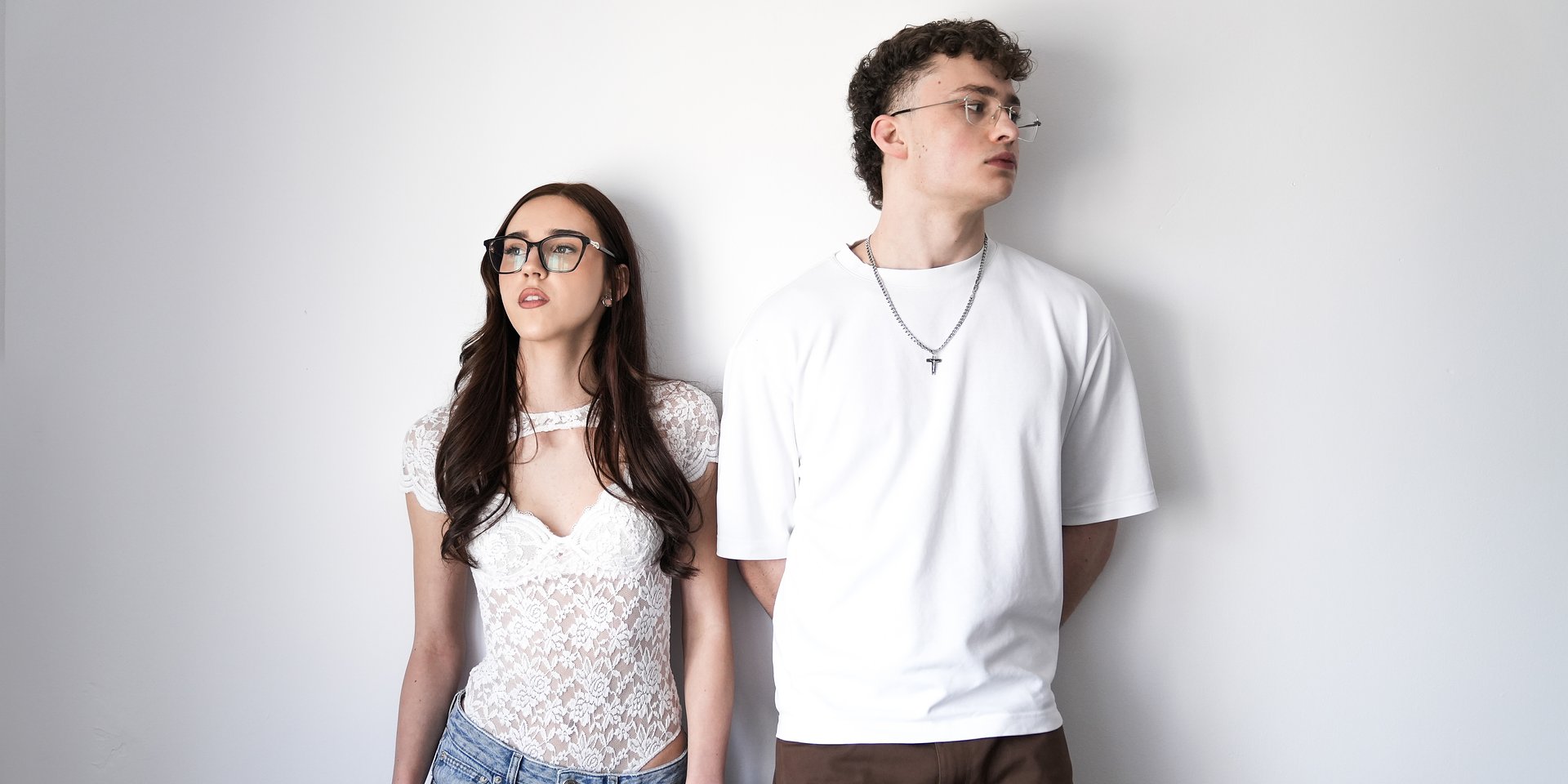 POŻYCZONY CZAS — René i emi zatrzymują chwilę