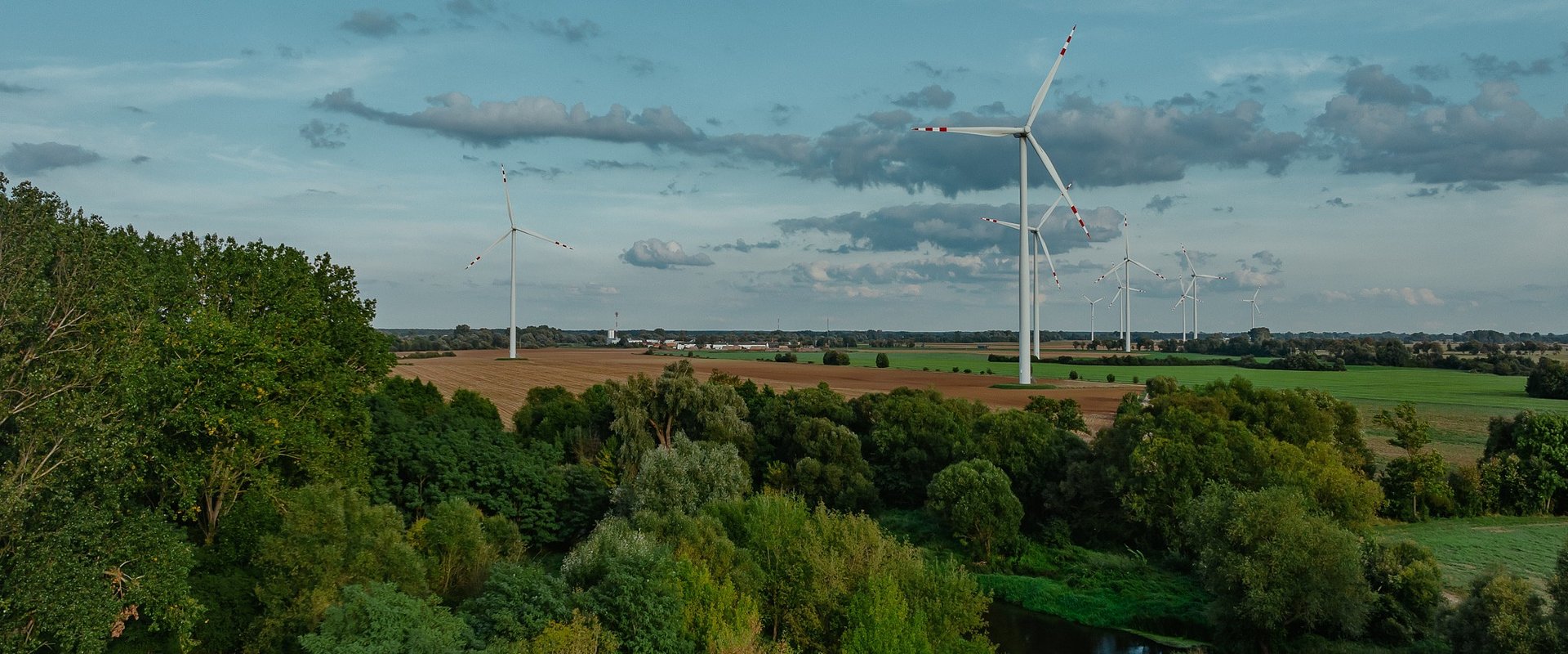 Pierwszy bank w Polsce z celami SBTi i 6,4 mld zł na OZE. mBank podsumowuje 2025 rok w obszarze ESG