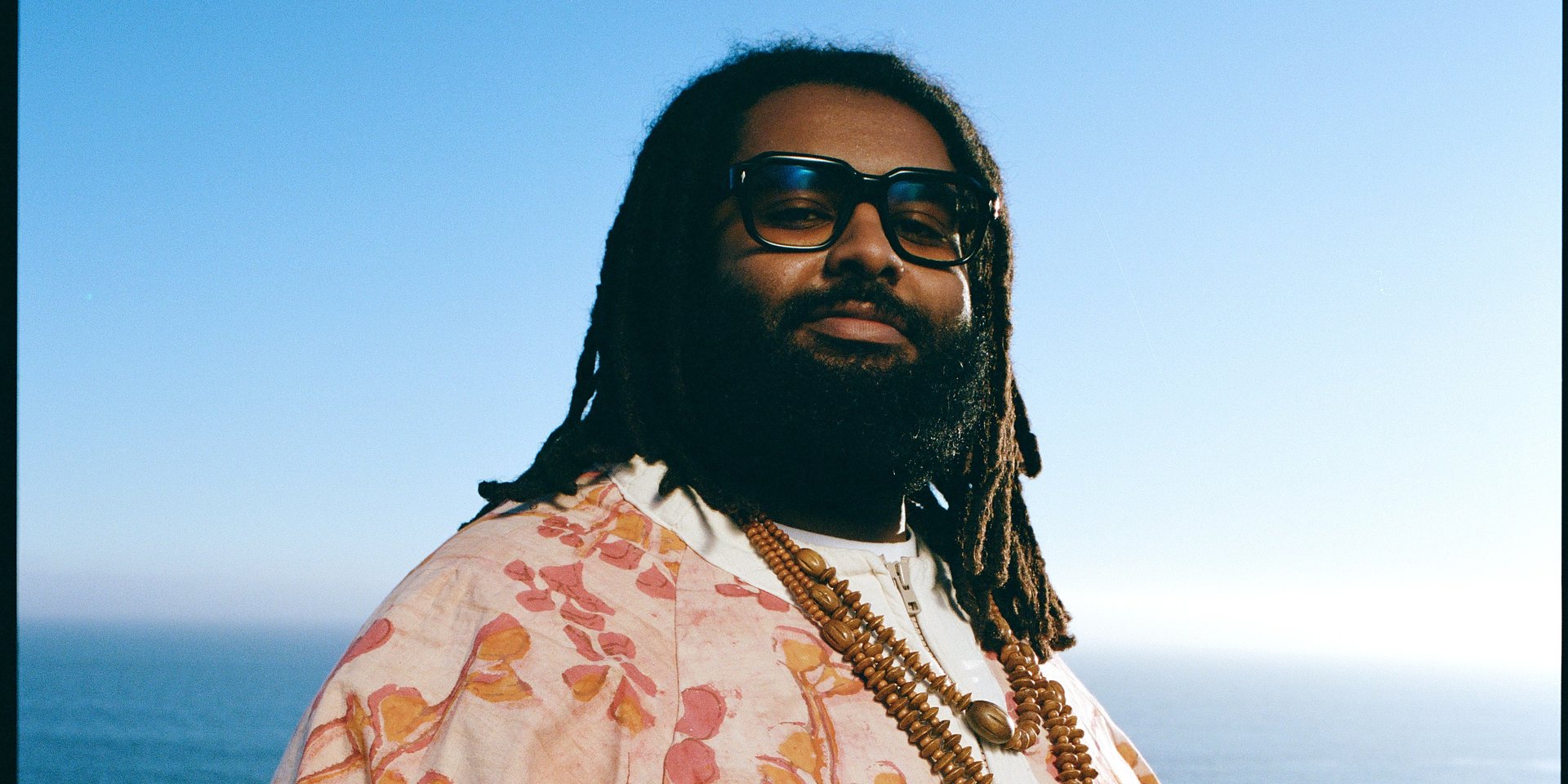 Elmiene prezentuje wyczekiwany debiut „sounds for someone”