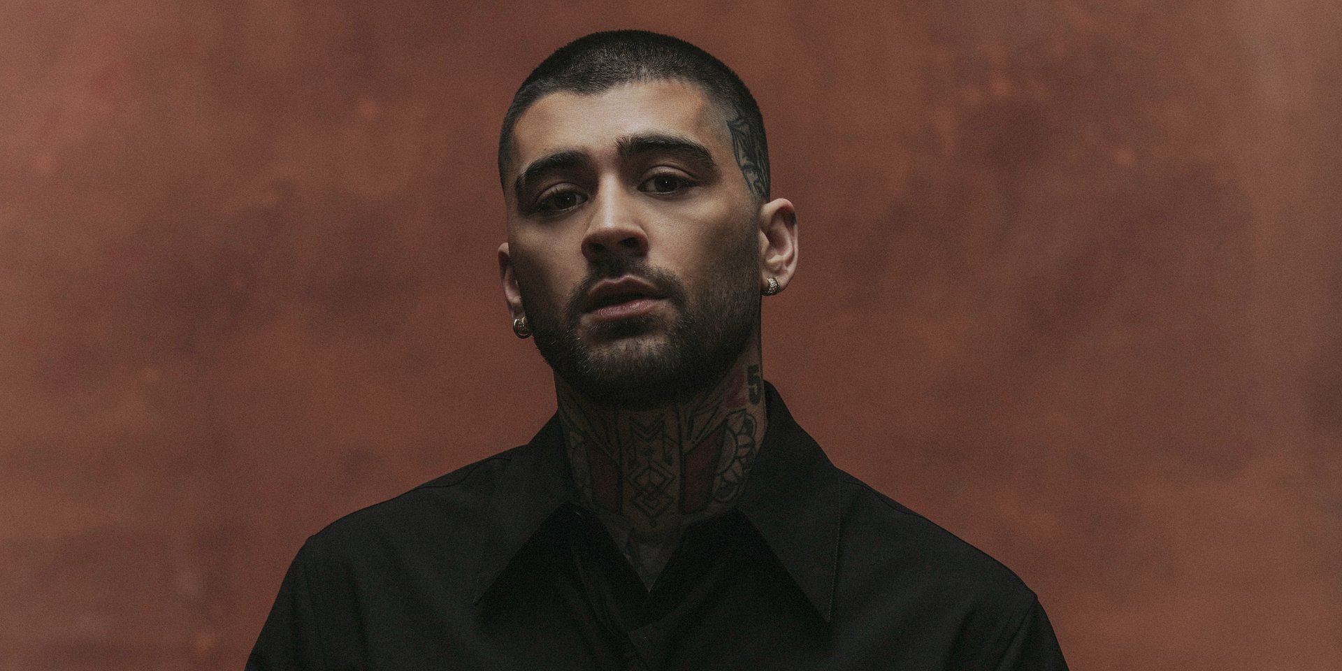 ZAYN spełnia marzenie każdej fanki w klipie do „Sideways”