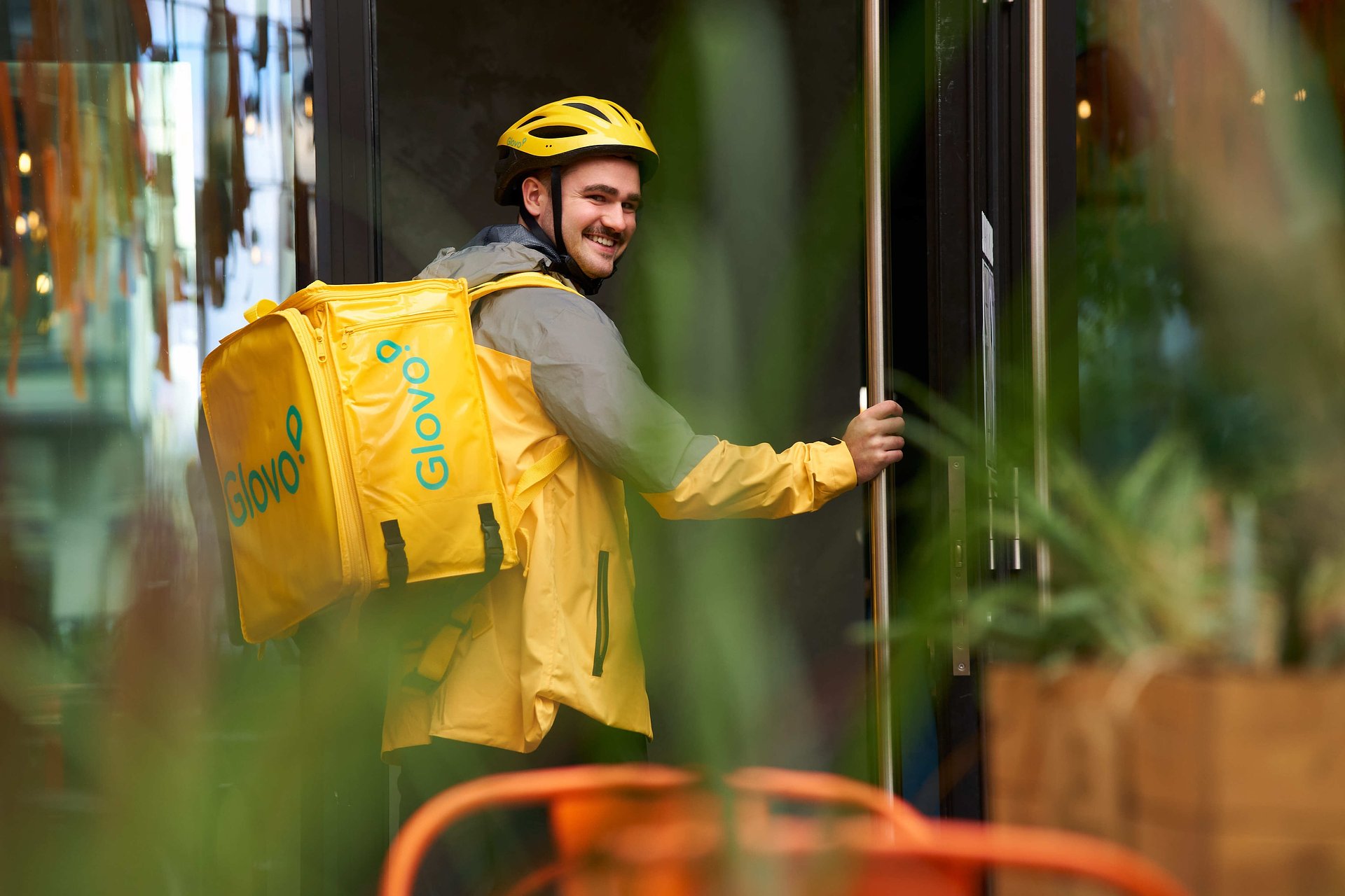 MediaMarkt dostępny nawet w 30 minut w całej Polsce. Glovo kończy pełny roll-out sieci