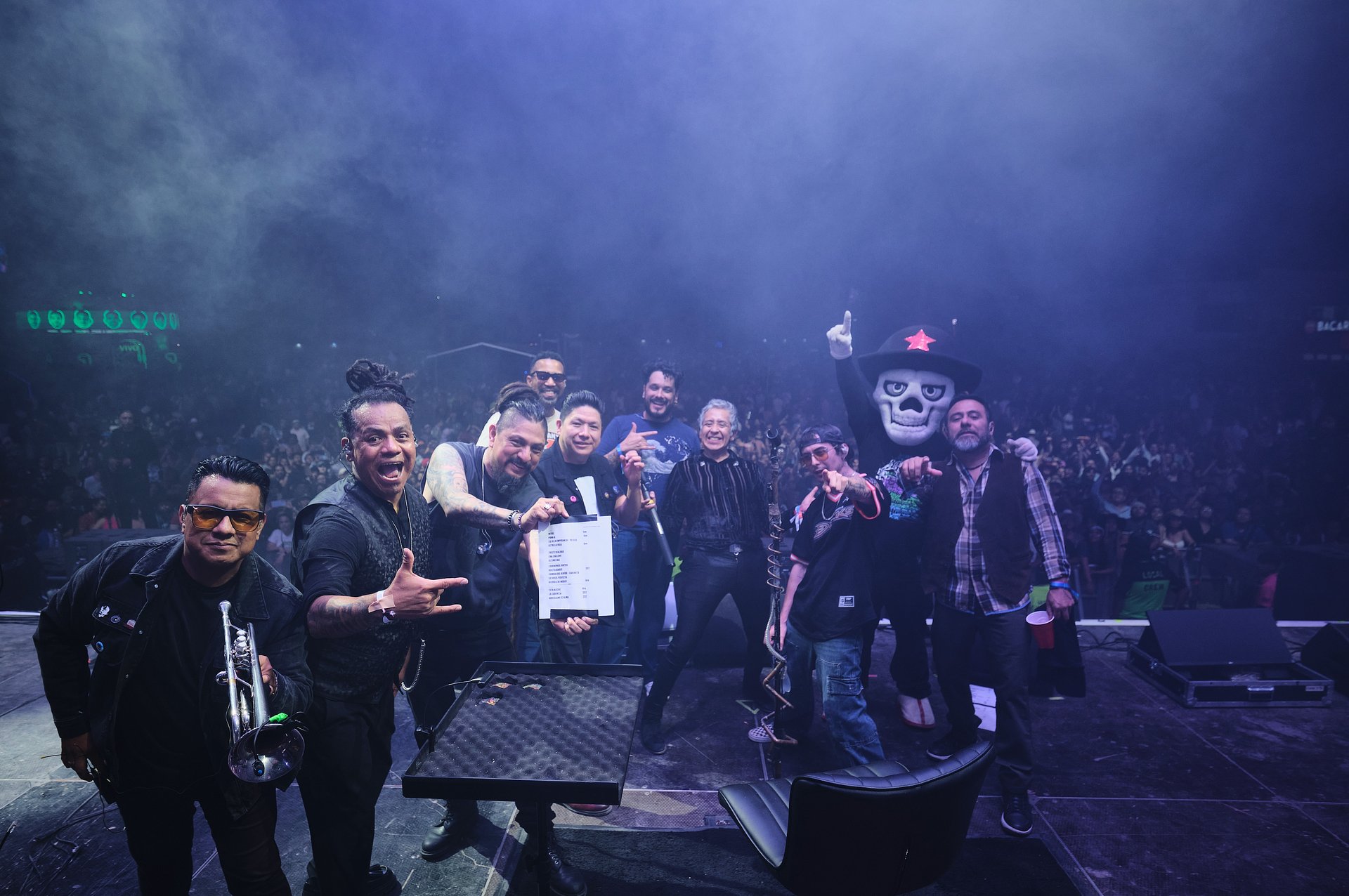 ¡¡¡30 AÑOS DE PAZ, BAILE Y RESISTENCIA!!! PANTEÓN ROCOCÓ OFRECIÓ UN APOTEÓSICO Y DELIRANTE SHOW EN EL TECATE PA’L NORTE Y SE PREPARA PARA UN NUEVO CAPÍTULOEN EL AUDITORIO BANAMEX