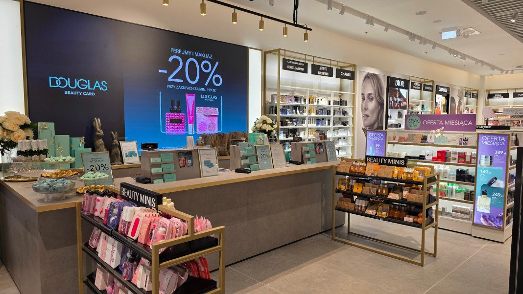 NOWA ODSŁONA DOUGLAS W CENTRUM RIVIERA W GDYNI – PERFUMERIA W NOWOCZESNYM WYDANIU