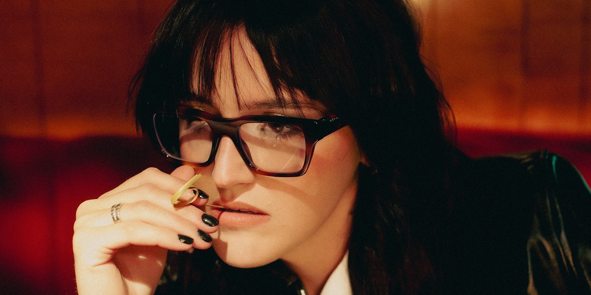 Chelsea Cutler prezentuje nowy singiel „Sorry I’m Obsessed With You”