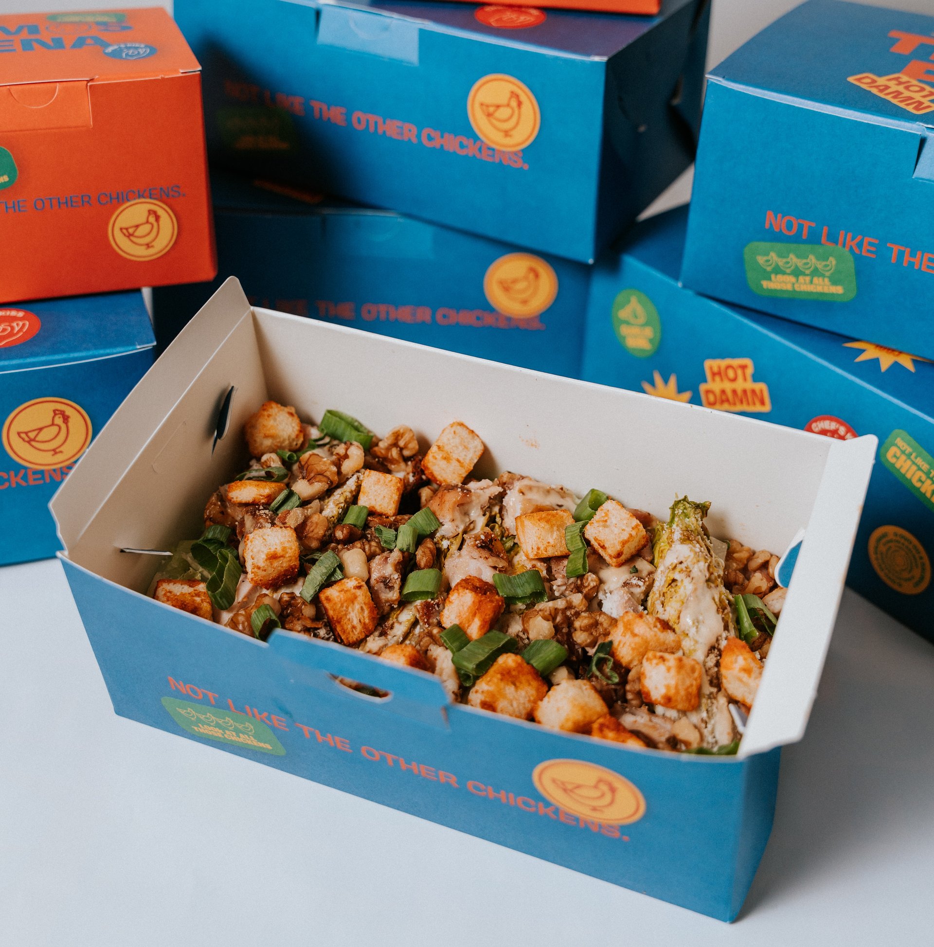 “Temos Pena”: o frango mais cool da capital está com 40% desconto no Uber Eats até 12 de abril
