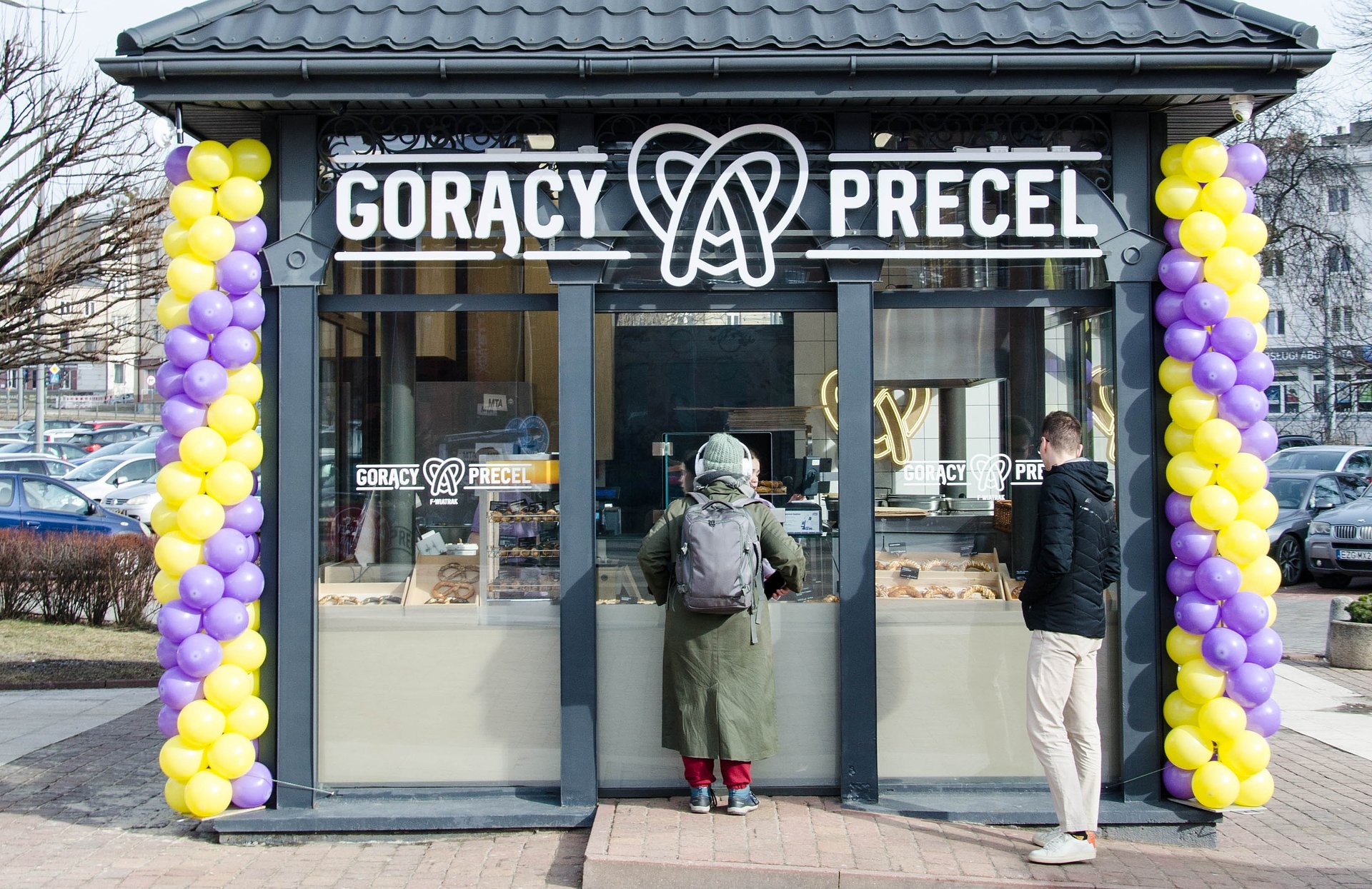 Gorący Precel w Manufakturze – gigant retailu stawia na lubiane lokalnie brandy