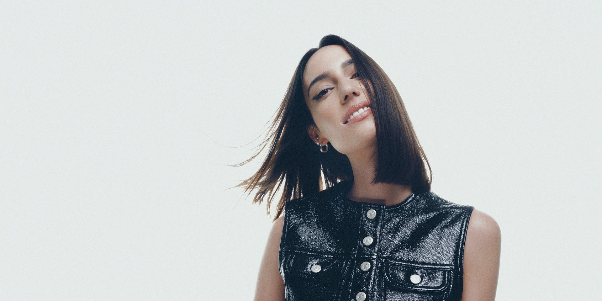 AMELIE LENS VYDÁVÁ NOVÝ SINGLE „WHATEVER YOU DO“