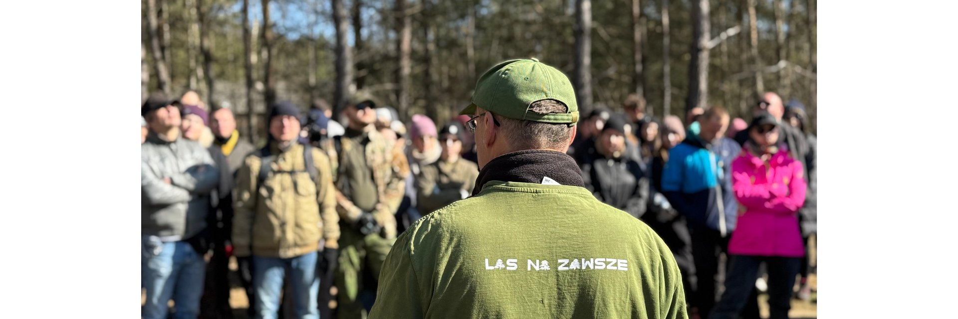 Ponad 2000 drzew, 100 wolontariuszy i jeden las na zawsze. Castorama Polska oddaje naturze ponad hektar terenu