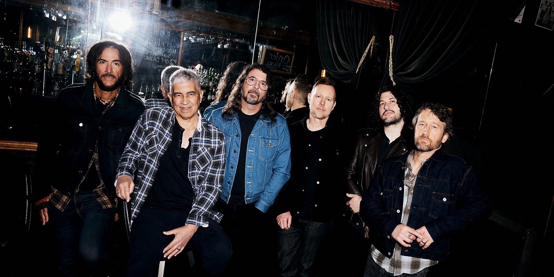 FOO FIGHTERS – OFF ALL PEOPLE, NEJNOVĚJŠÍ SKLADBA Z ALBA YOUR FAVORITE TOY