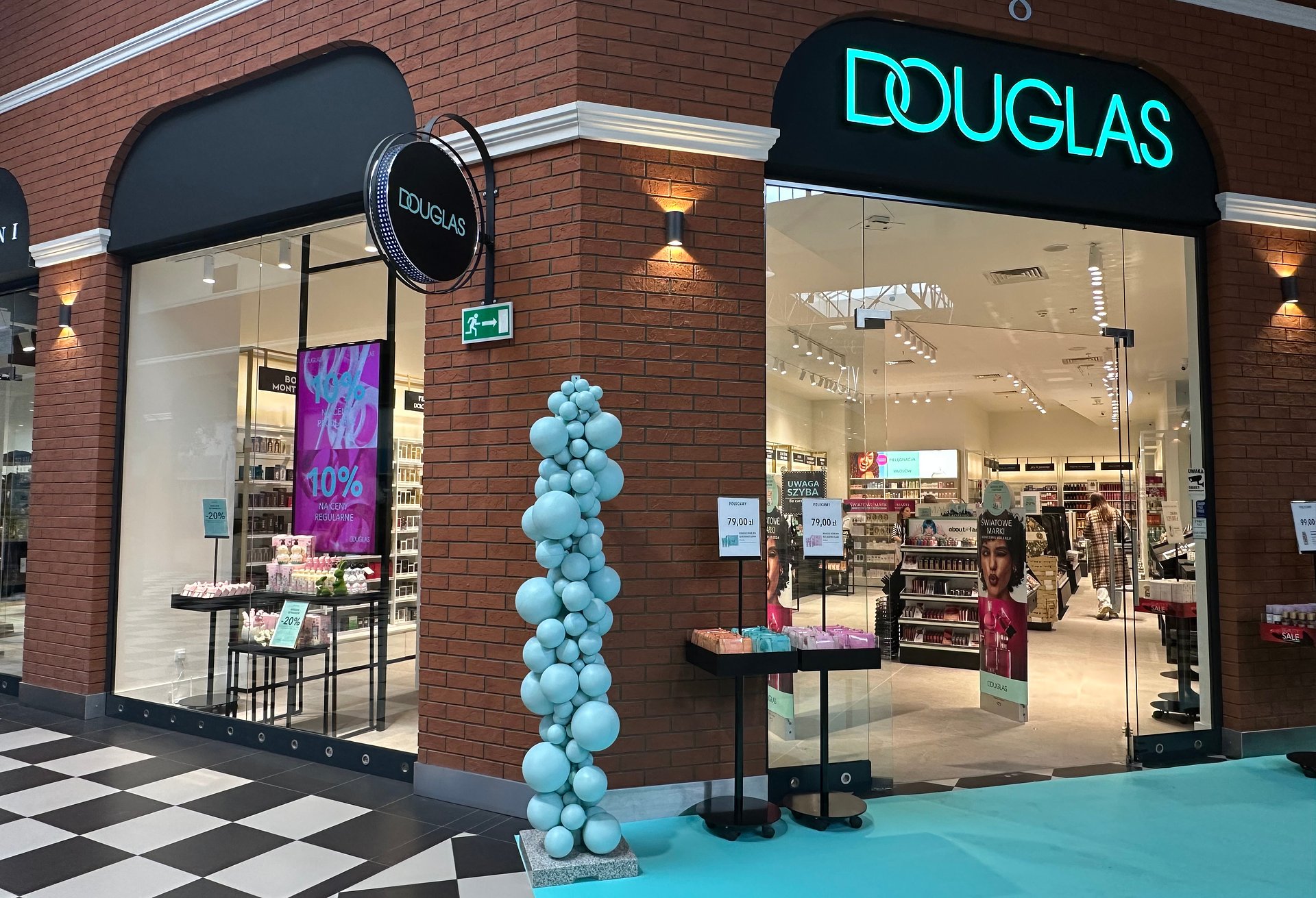 DOUGLAS W RZGOWIE PO MODERNIZACJI – NOWY STANDARD DOŚWIADCZEŃ BEAUTY