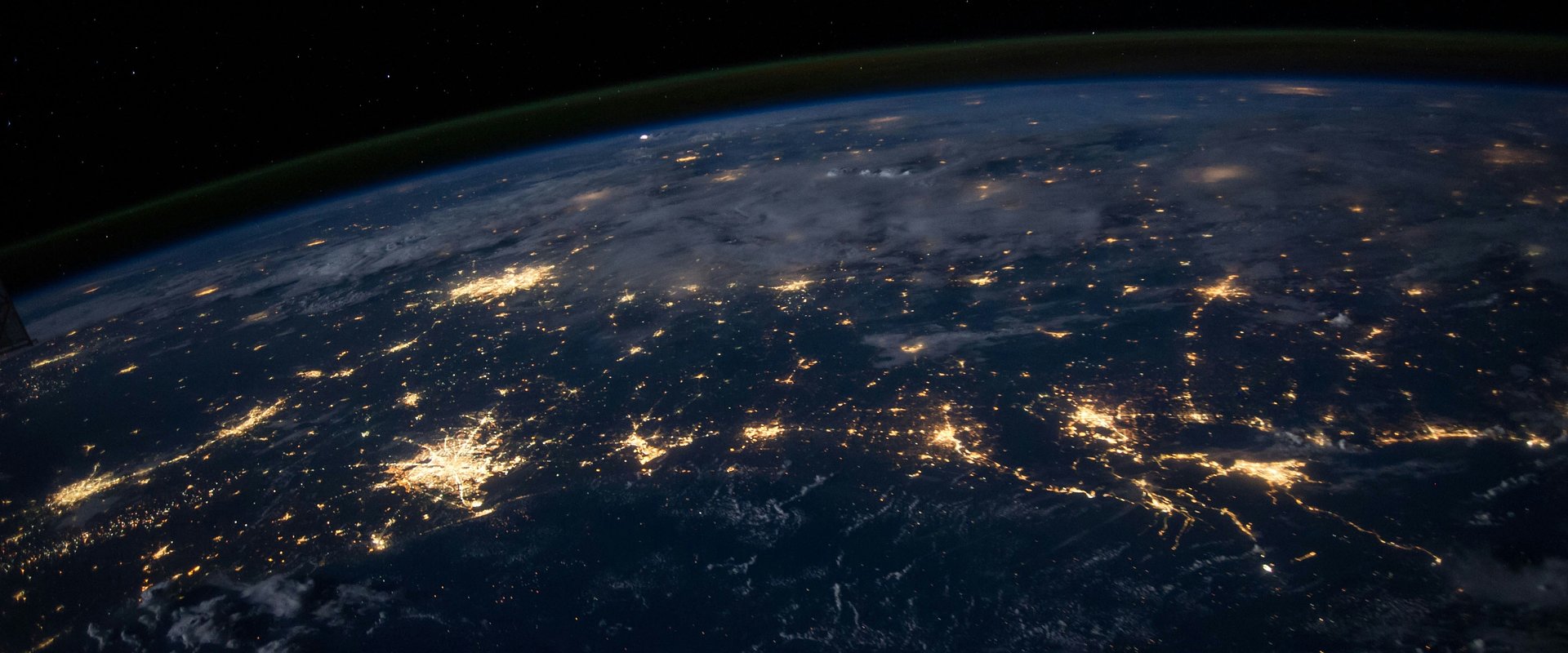 Rynek centrów danych w regionie EMEA przyspiesza. Warszawa awansuje do grona rynków o ugruntowanej pozycji