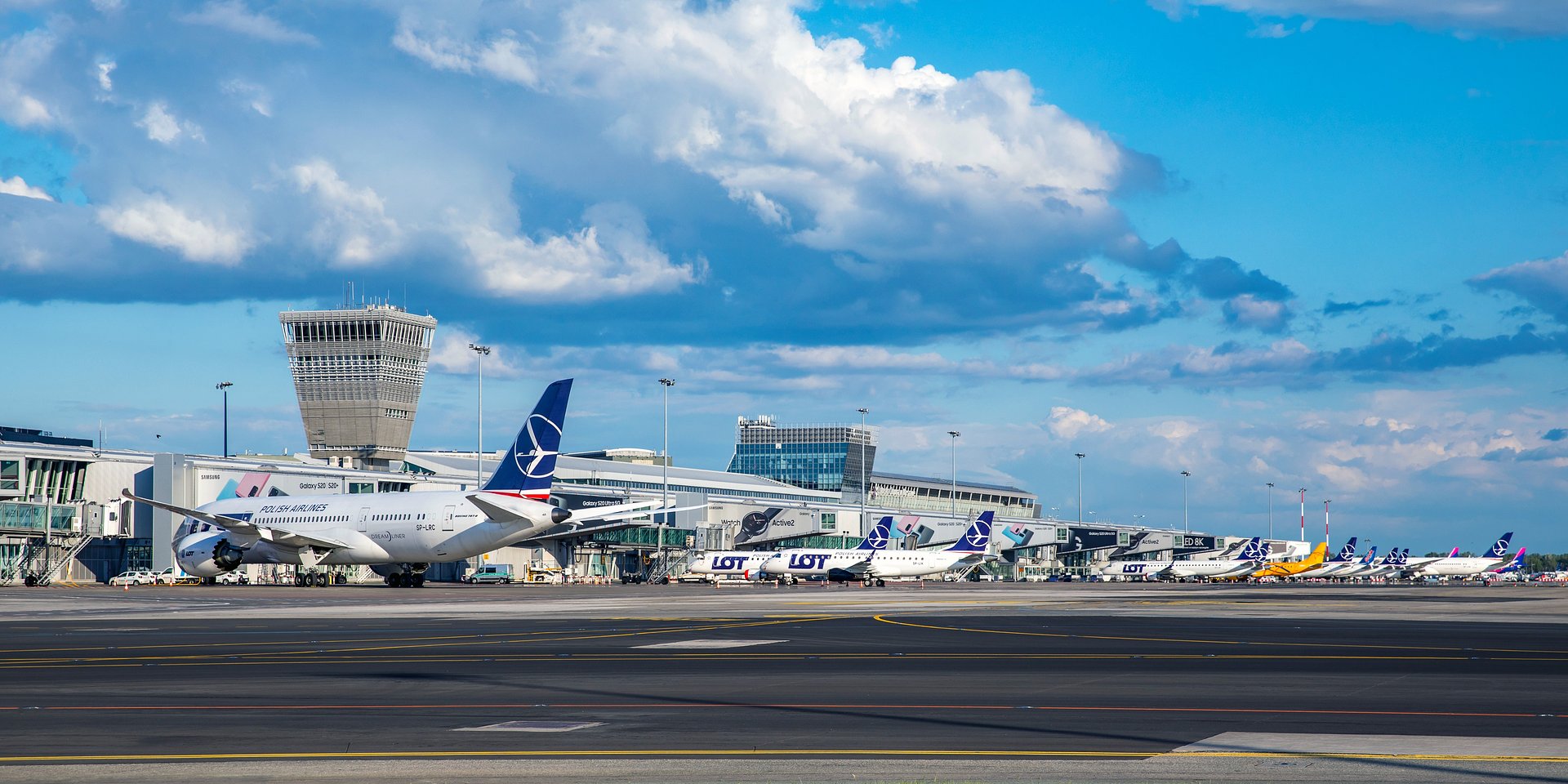 Lotnisko Chopina: wzrost mimo turbulencji