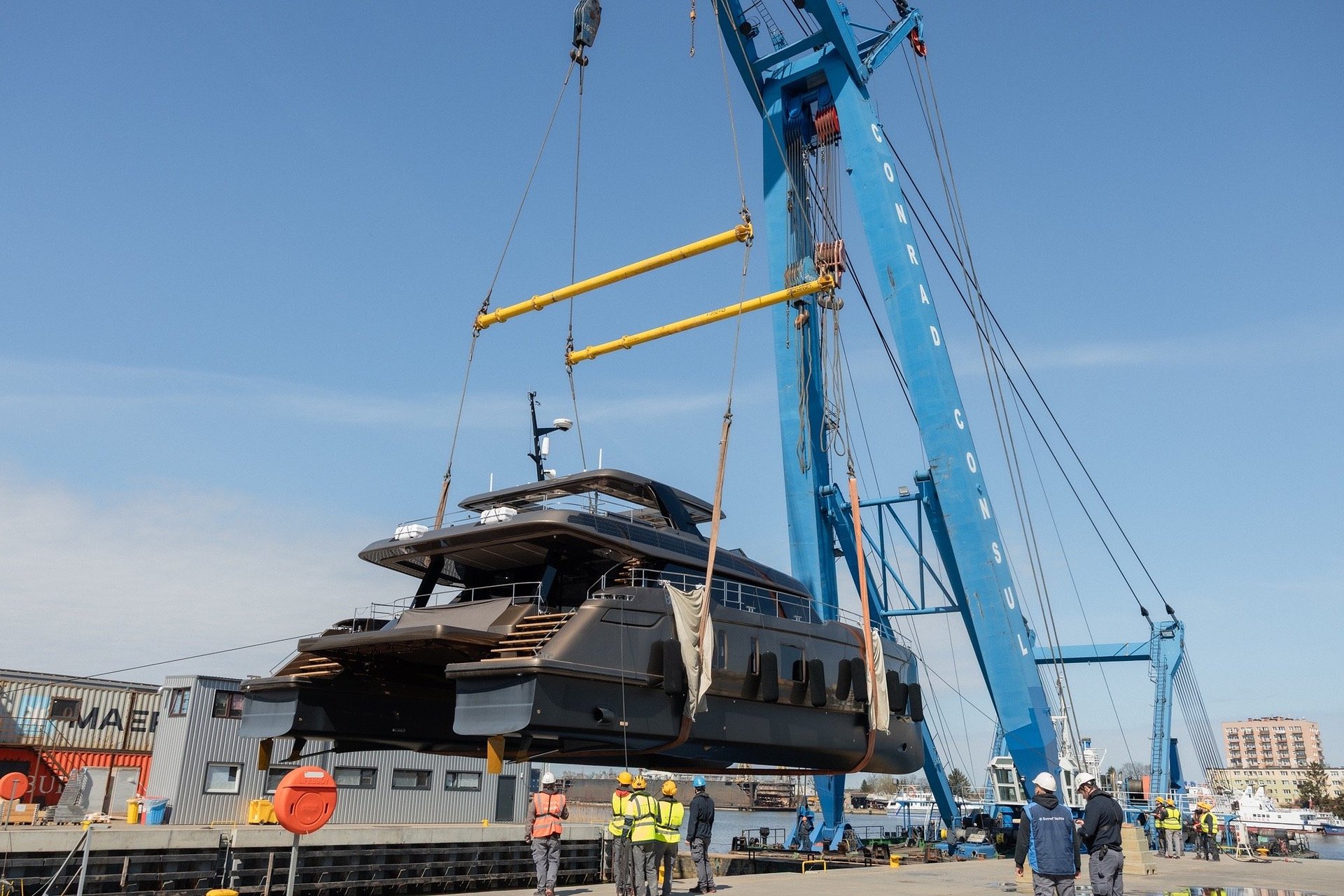 Omenaa Mensah otwiera pierwszy w historii model współpracy art advisory w Sunreef Yachts. Sztuka jako nowe aktywo w segmencie luxury.