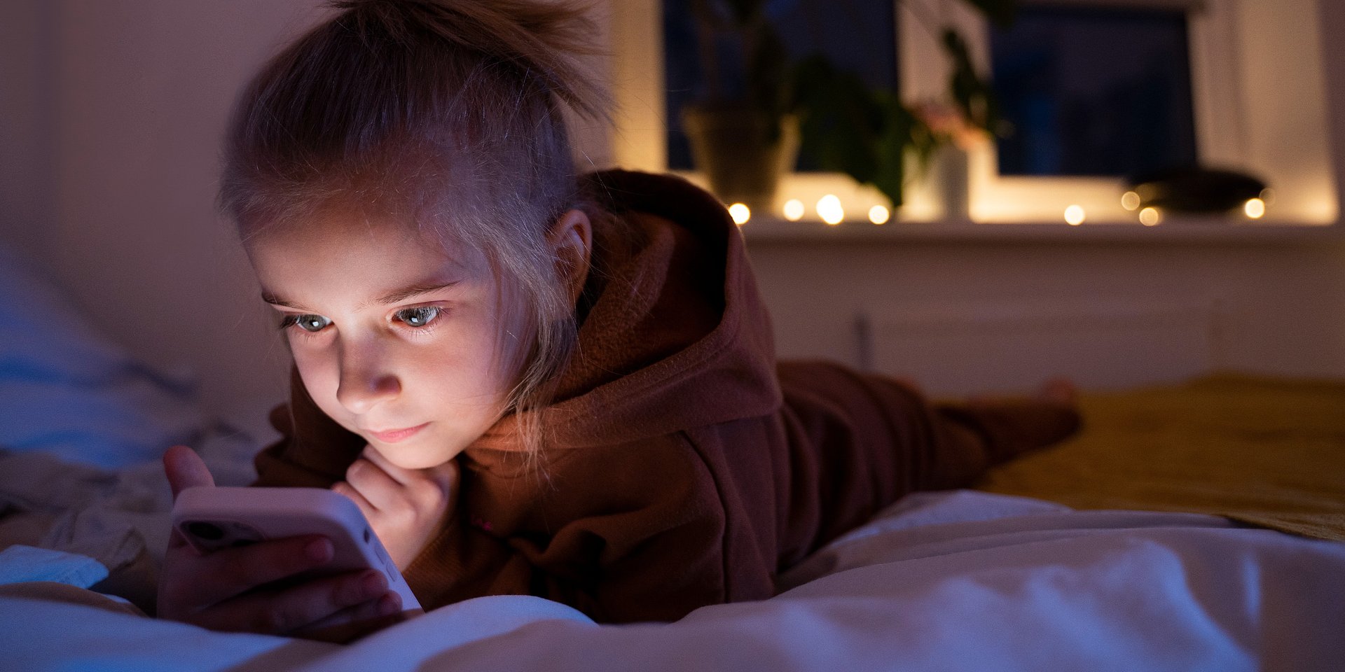 “Mój przyjaciel chatbot” - gdzie kończy się narzędzie, a zaczyna alarmująca relacja dziecka z AI?