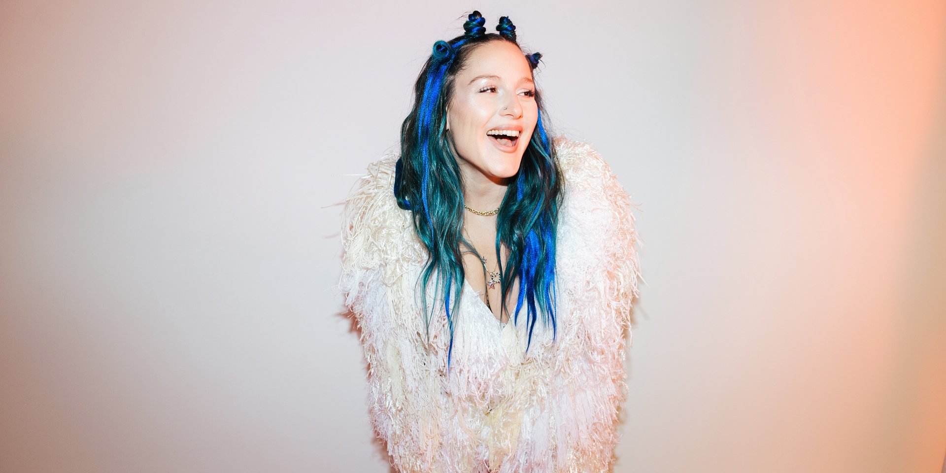 Norma Jean Martine nawiązuje do hitu Nelly Furtado w singlu „Encore! (Big Dreamers)”