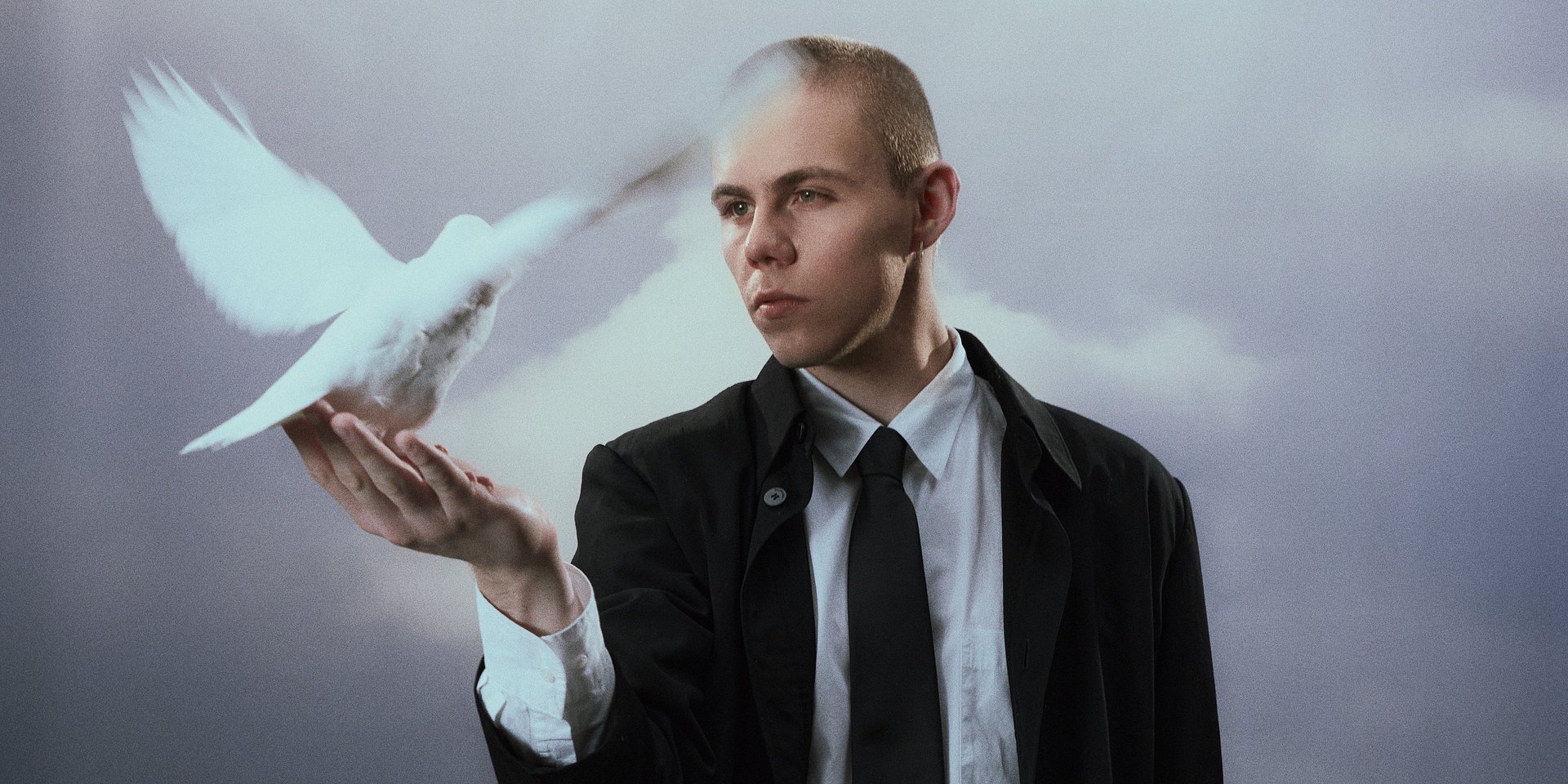 THE KID LAROI VYDÁVÁ NOVÉ DELUXE ALBUM