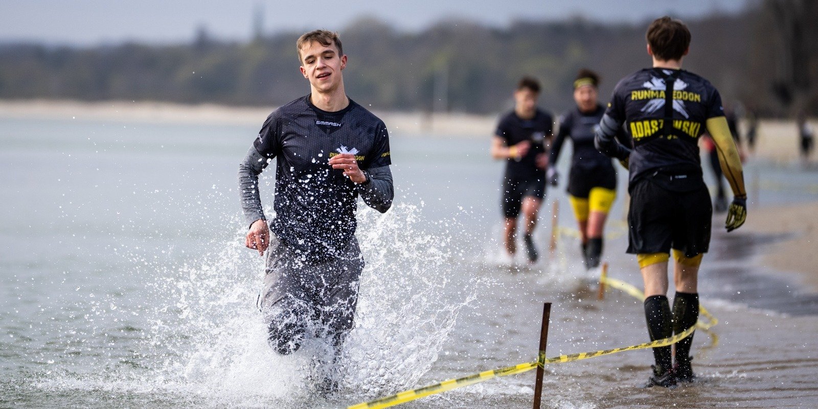 Robot na trasie Runmageddonu w Gdyni. Relacja z nadmorskiej edycji największego cyklu biegów przeszkodowych w Polsce