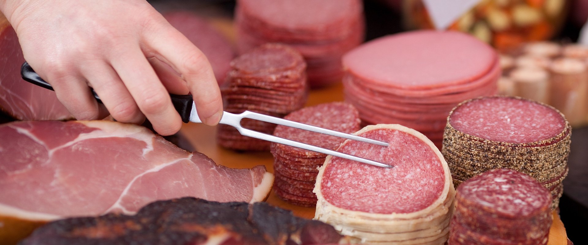 Branża mięsna i wędliniarska: coraz większe znaczenie ma jakość i dostępność na półce