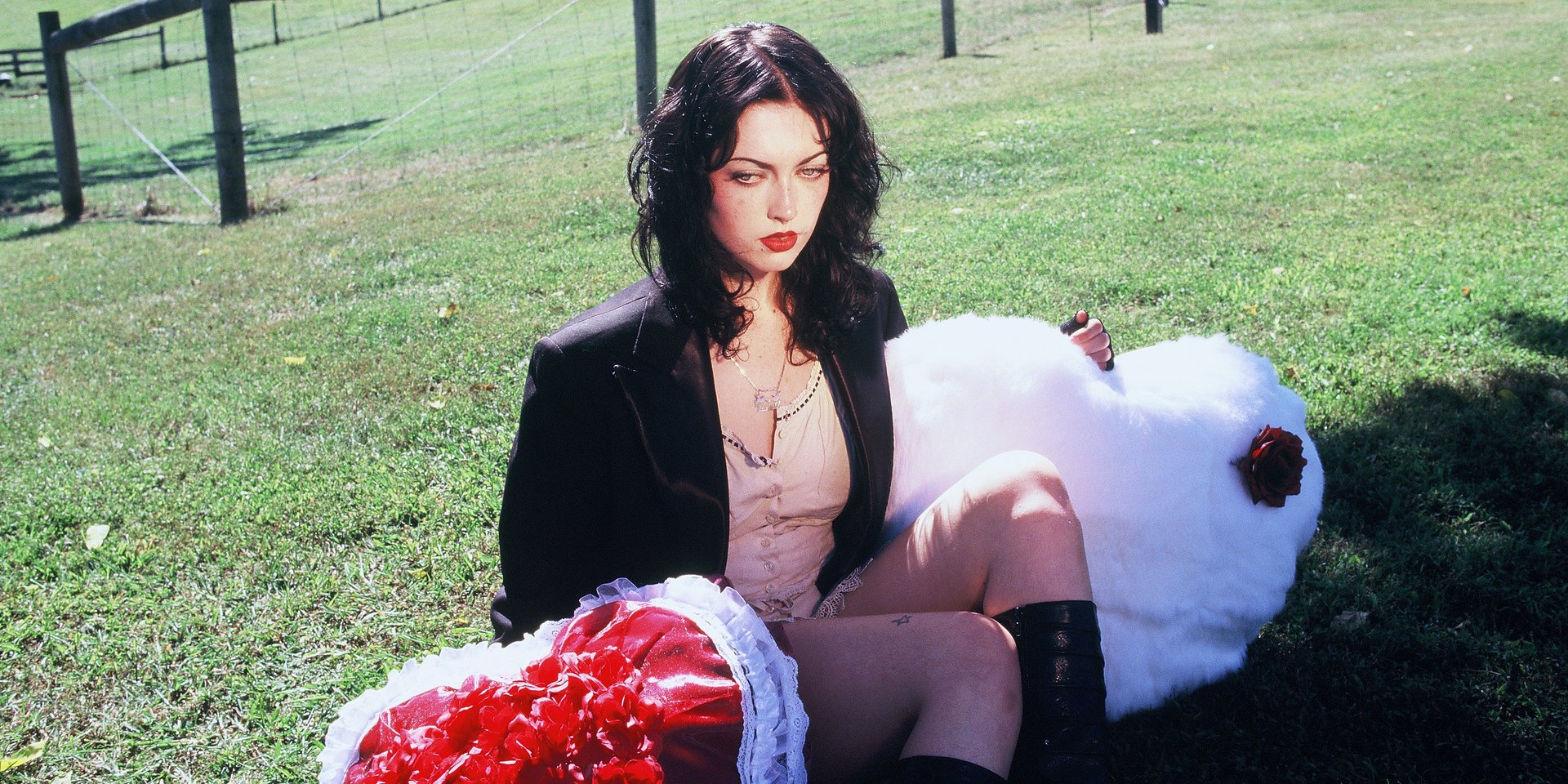 Violet Grohl z zadziornym singlem „Cool Buzz”