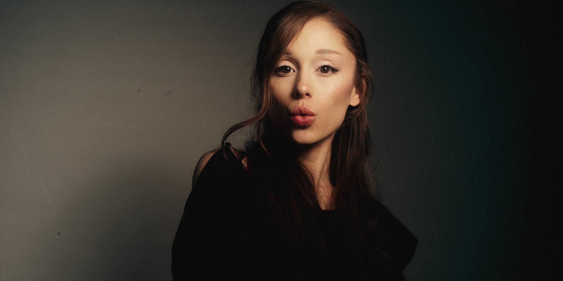 Ariana Grande ogłasza nowy album „petal”