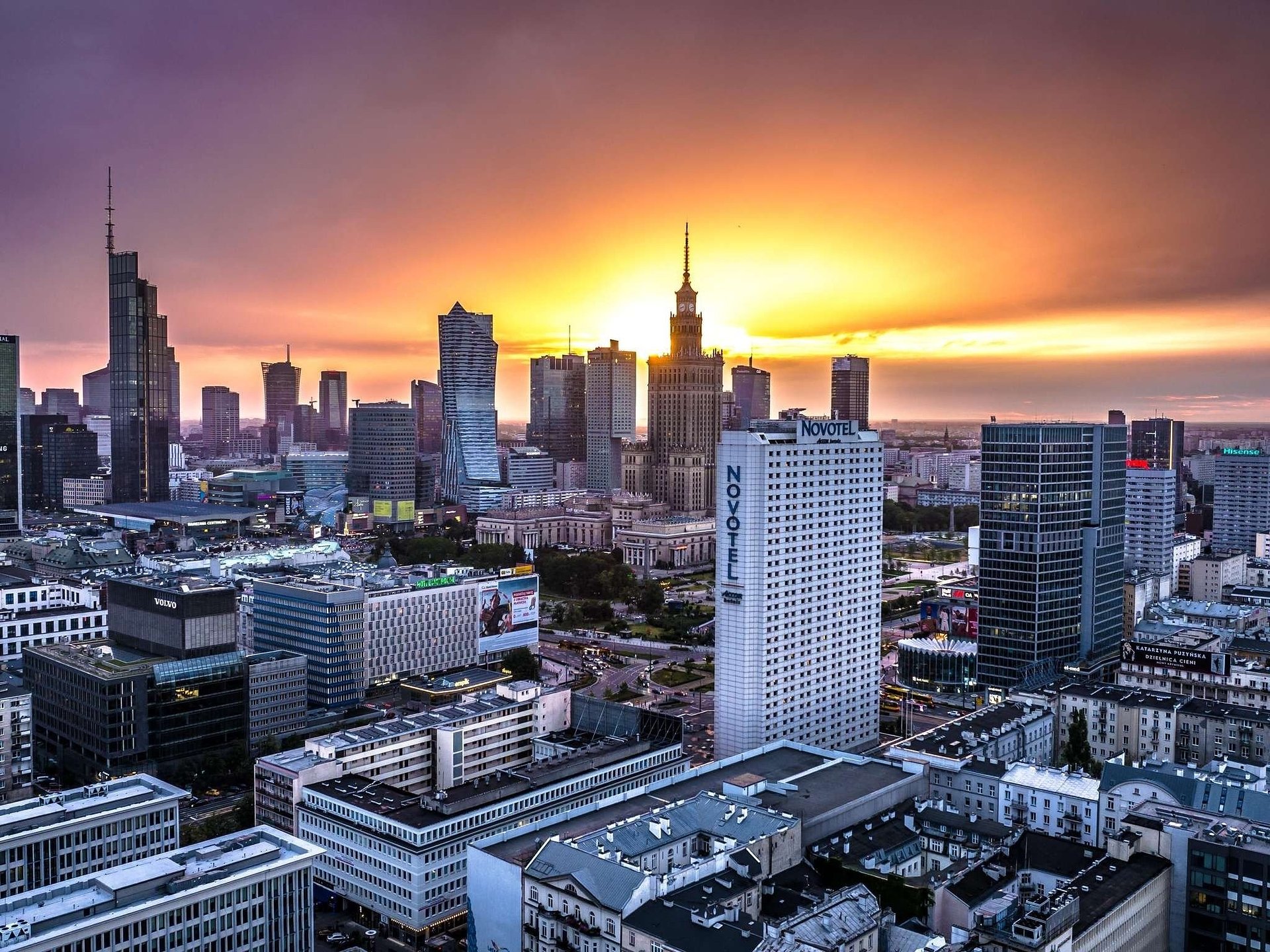 NOVOTEL WARSZAWA CENTRUM LAUREATEM MP POWER AWARDS 2025 W KATEGORII „ZRÓWNOWAŻONY ROZWÓJ W BRANŻY EVENTOWEJ”