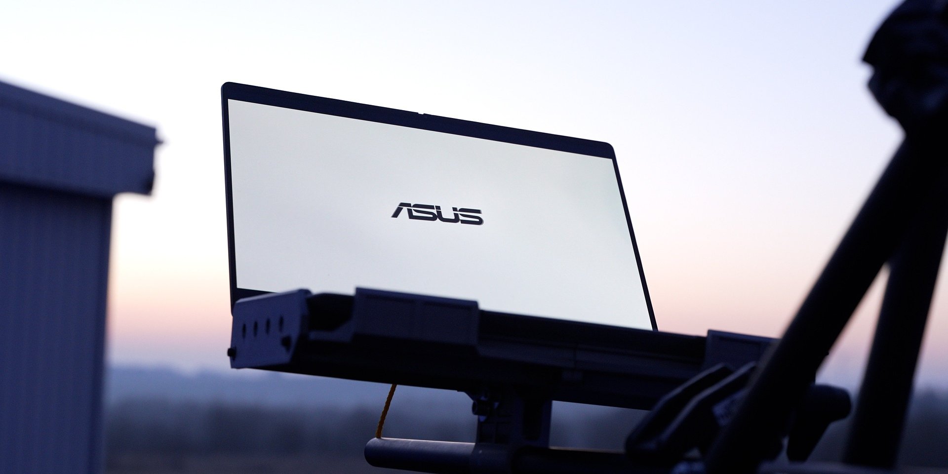 ASUS ExpertBook Ultra potwierdza swoją wytrzymałość nawet na wysokości 8856 m n.p.m.
