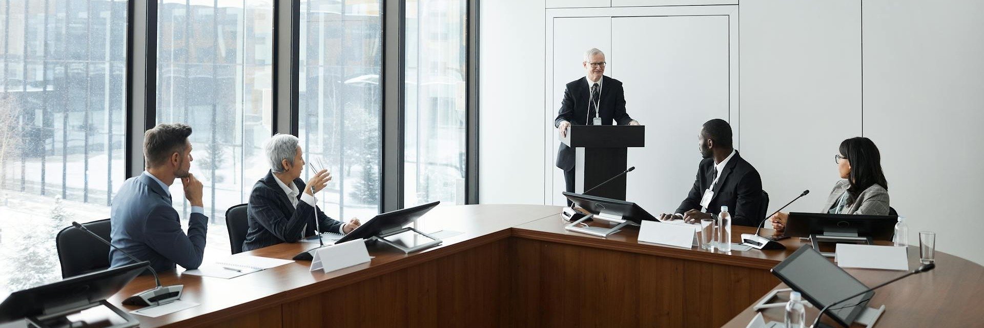 Sektor publiczny przepala pieniądze na SaaS. Decydenci szukają sposobów jak skalować usługi cyfrowe, nie tracąc kontroli nad budżetem i suwerennością danych [raport Capgemini]