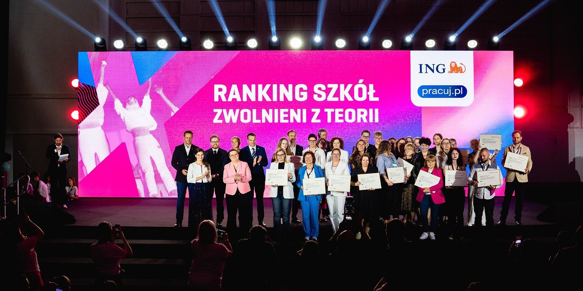 Liceum z Rudy Śląskiej zajęło 2. miejsce w ogólnopolskim Rankingu Szkół Zwolnieni z Teorii 2026. To jedna z trzech placówek z woj. śląskiego, które znalazły się wśród 20 najlepszych szkół ponadpodstawowych w Polsce