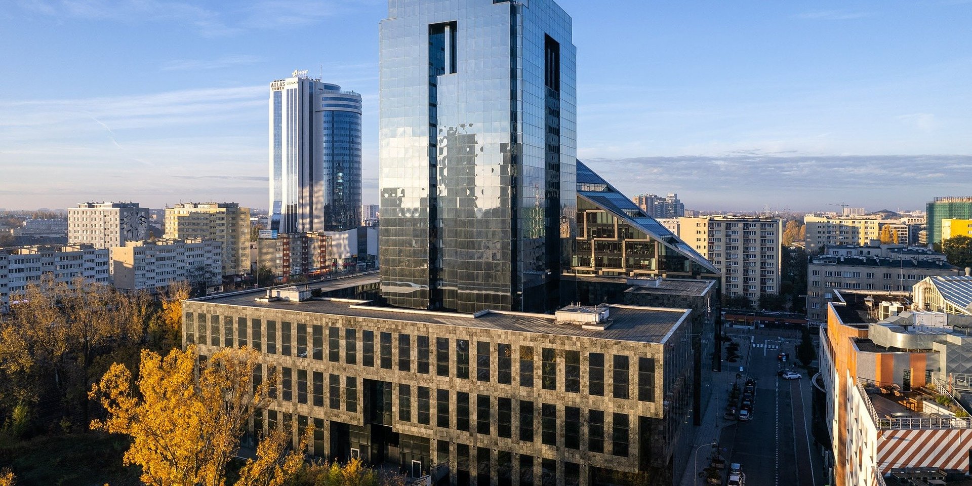 Nowojorska architektura w sercu Woli. V Tower na finiszu transformacji