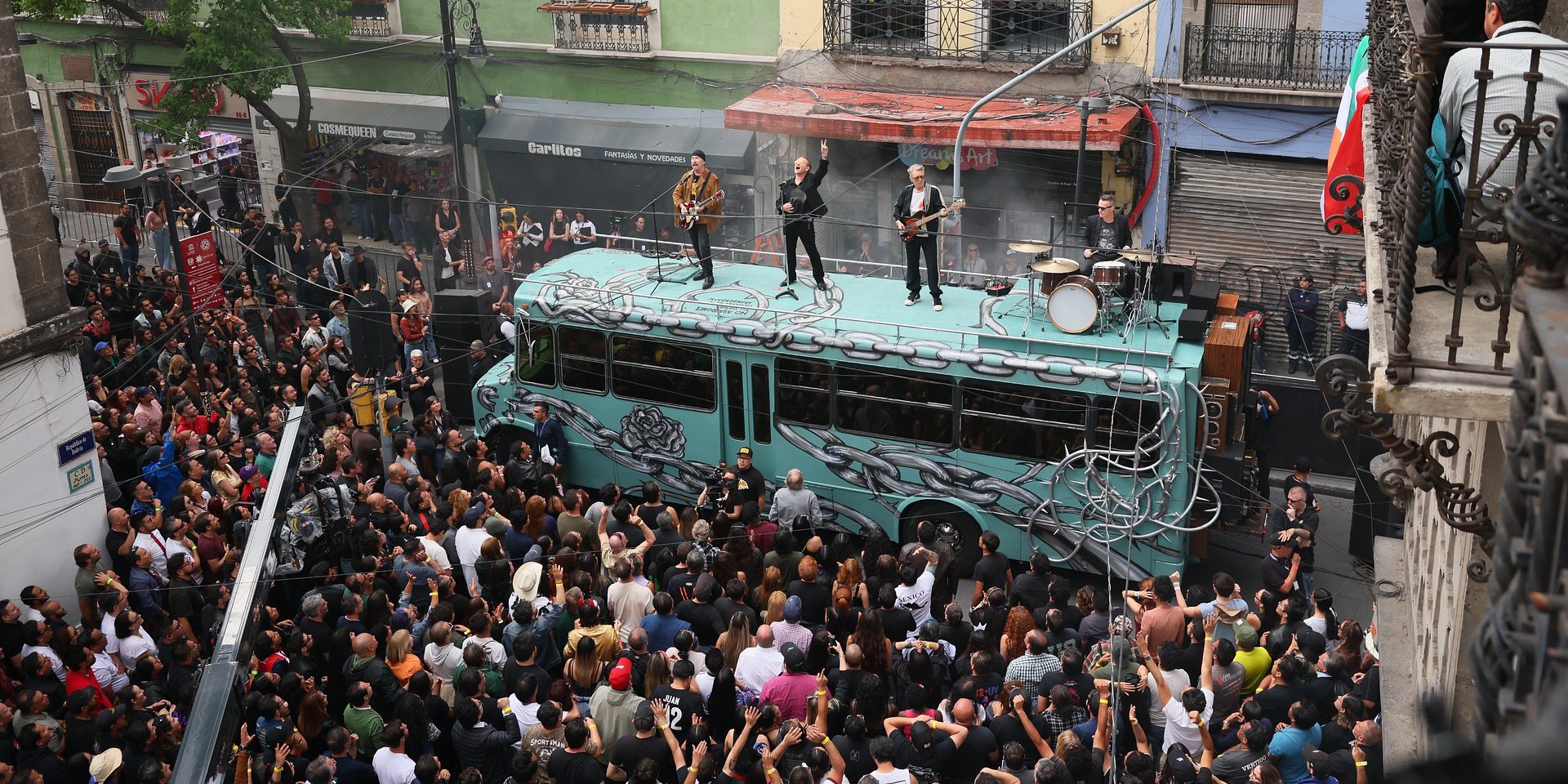 U2 na planie teledysku do nowego singla „Street of Dreams” w Meksyku