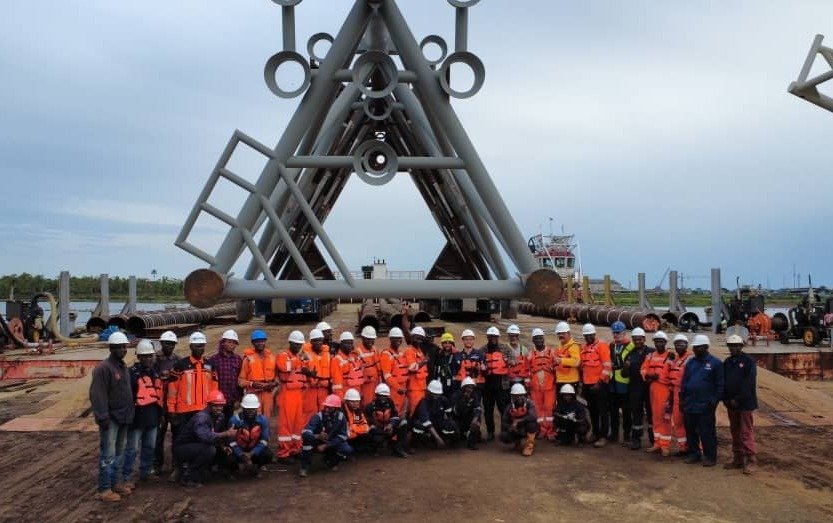 Sarens participates in the construction of the new Nkuku Ikong Field Development Project by transporting a 330-ton jacket from fabrication area rolled on to a 6,000 tons ballastable barge